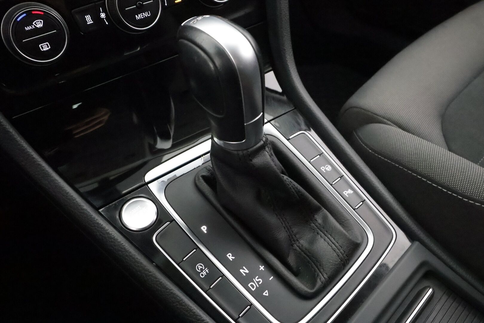 Volkswagen Golf 2018 Variant Highline 1,6 TDI 85 kW (115 hv) DSG * ACC / Webasto / LED / P.Kamera / Apple&Android / Keyless * - Suomi-auto / Kahdet Renkaat