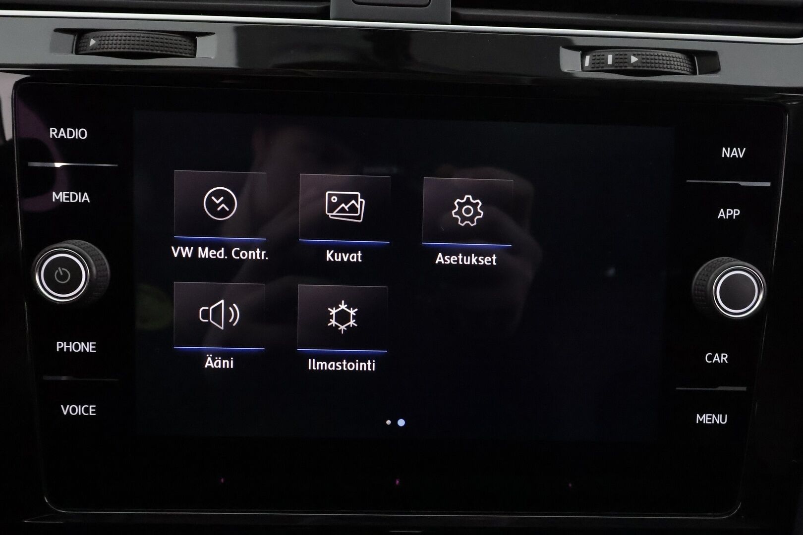 Volkswagen Golf 2018 Variant Highline 1,6 TDI 85 kW (115 hv) DSG * ACC / Webasto / LED / P.Kamera / Apple&Android / Keyless * - Suomi-auto / Kahdet Renkaat