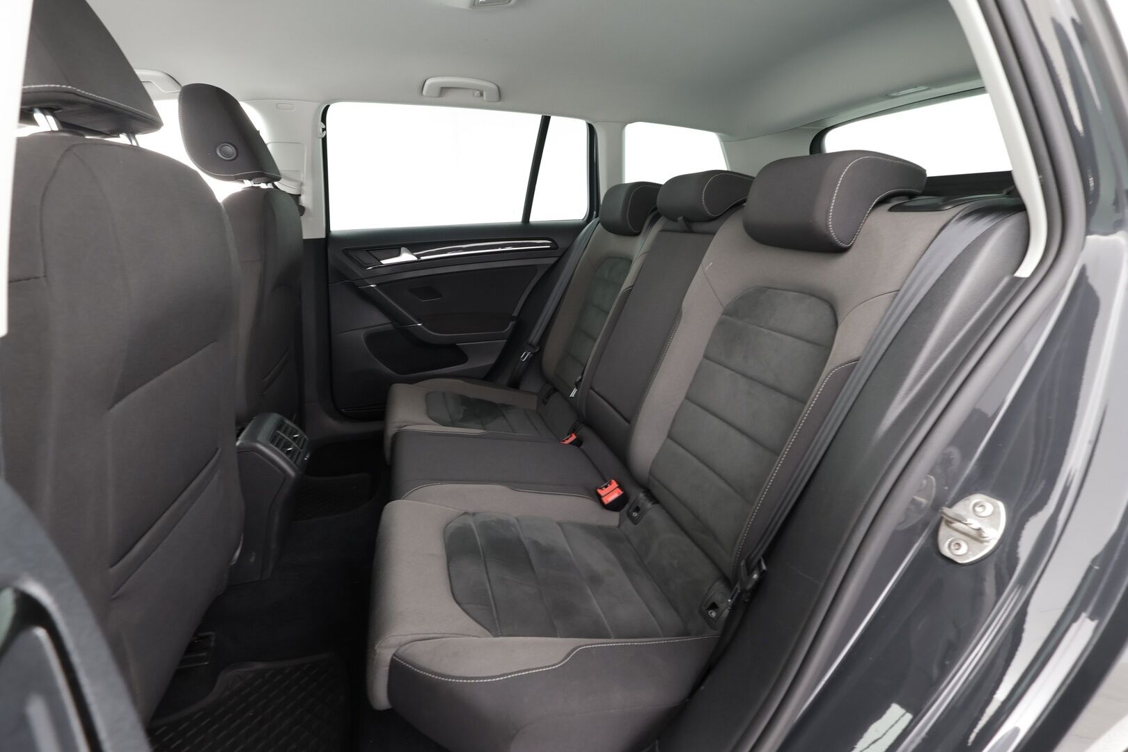 Volkswagen Golf 2018 Variant Highline 1,6 TDI 85 kW (115 hv) DSG * ACC / Webasto / LED / P.Kamera / Apple&Android / Keyless * - Suomi-auto / Kahdet Renkaat