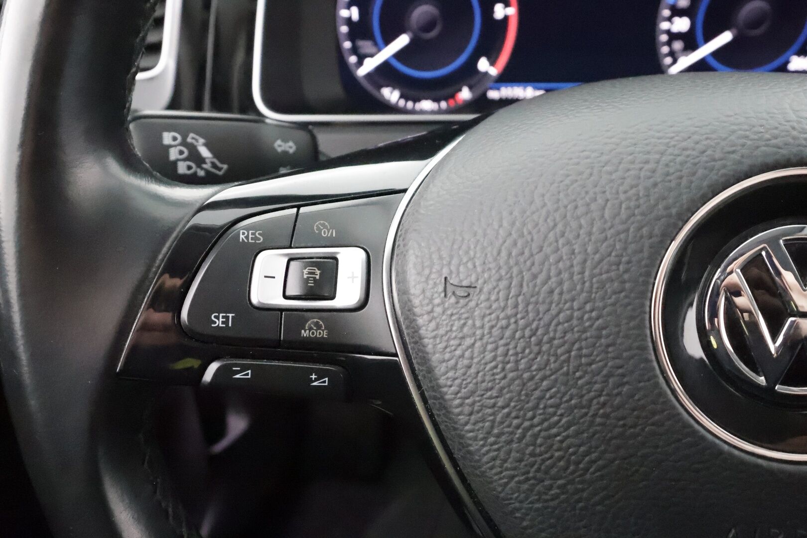 Volkswagen Golf 2018 Variant Highline 1,6 TDI 85 kW (115 hv) DSG * ACC / Webasto / LED / P.Kamera / Apple&Android / Keyless * - Suomi-auto / Kahdet Renkaat