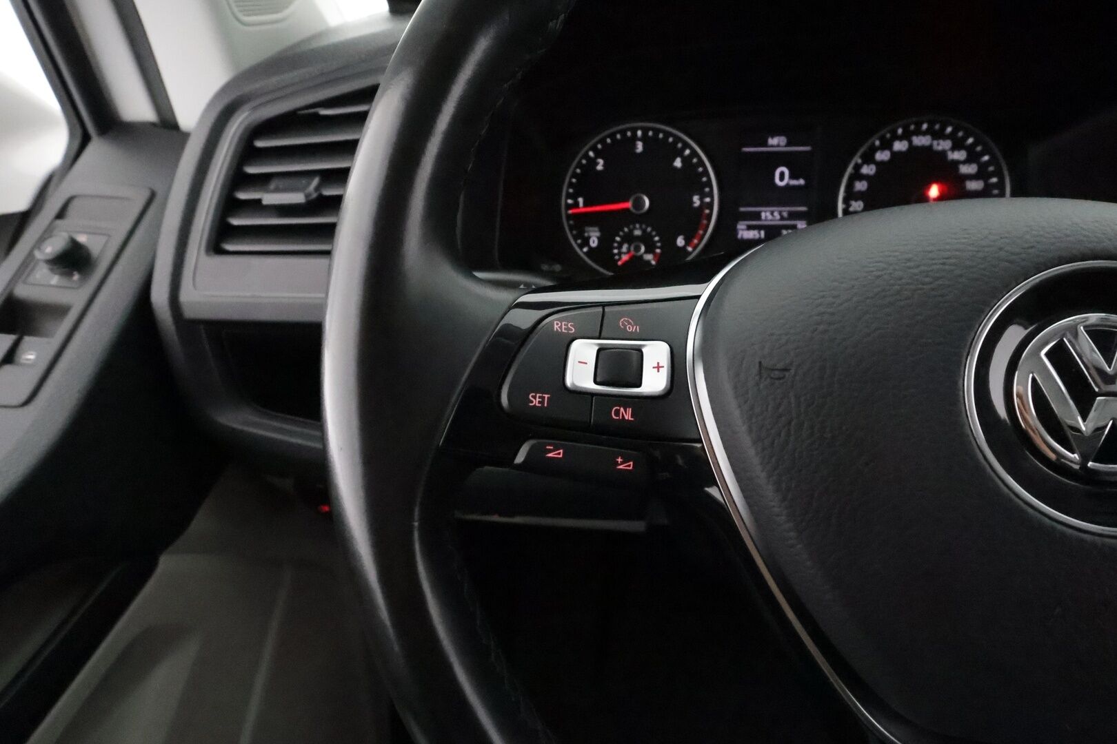 Volkswagen Transporter 2018 2,0 TDI 110 kW 4Motion DSG *Vakkari / Webasto / LED / P.tutka / Koukku / Bluetooth* - 3,99 % KORKOTARJOUS TÄHÄN AUTOON 28.9. ASTI! - 1.Om Suomi-auto 
