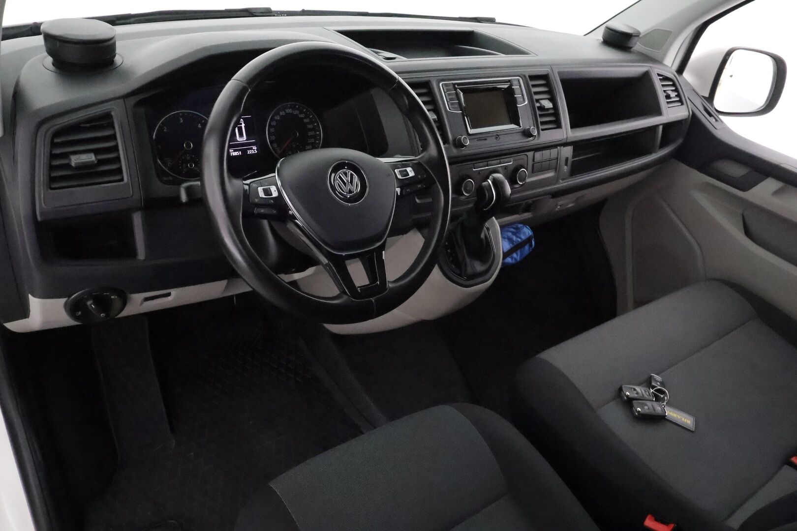 Volkswagen Transporter 2018 2,0 TDI 110 kW 4Motion DSG *Vakkari / Webasto / LED / P.tutka / Koukku / Bluetooth* - 3,99 % KORKOTARJOUS TÄHÄN AUTOON 28.9. ASTI! - 1.Om Suomi-auto 