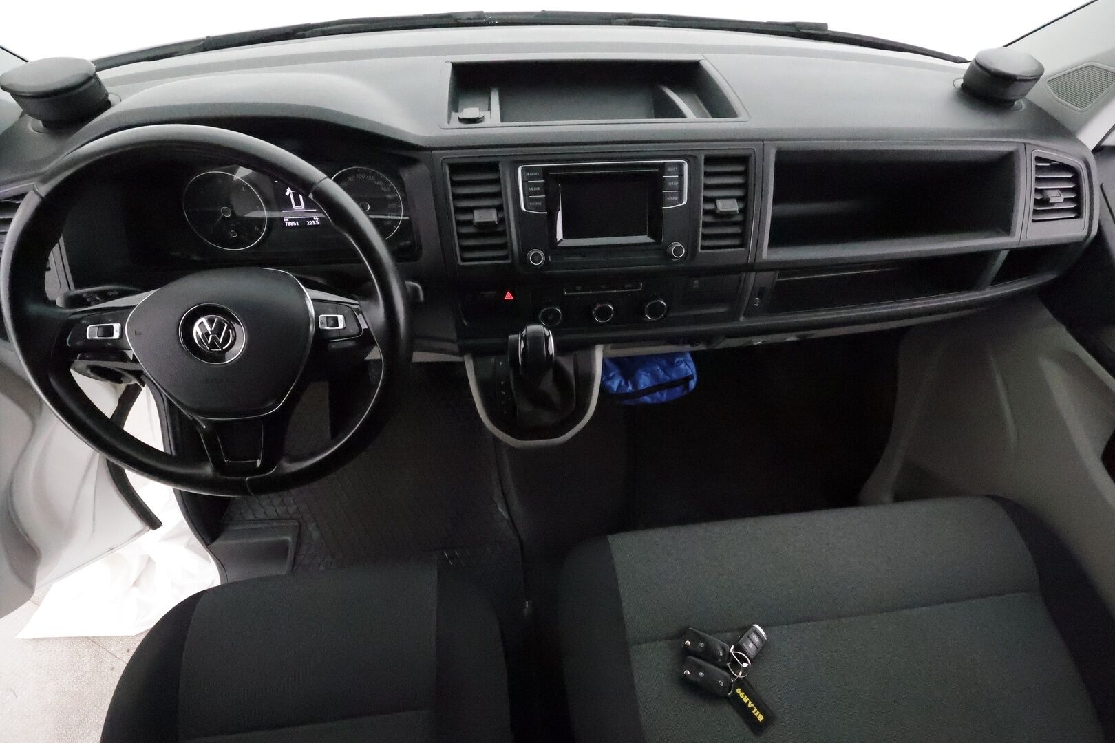 Volkswagen Transporter 2018 2,0 TDI 110 kW 4Motion DSG *Vakkari / Webasto / LED / P.tutka / Koukku / Bluetooth* - 3,99 % KORKOTARJOUS TÄHÄN AUTOON 28.9. ASTI! - 1.Om Suomi-auto 