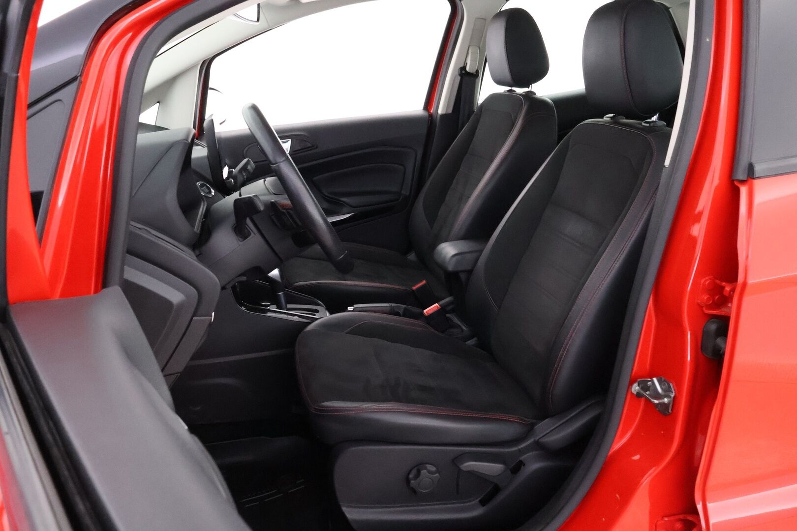 Ford Ecosport 2019 1,0 EcoBoost 125hv A6 ST-Line 5-ovinen * Nahka-Alcantara / Lämpölasi / Lohko&Sisäpistoke / Vakkari / Peruutustutkat - 2OM Suomiauto / Jakopää juuri tehty! - HULLUT BLACKWEEK JATKOT - KORKOTARJOUS 2,49%