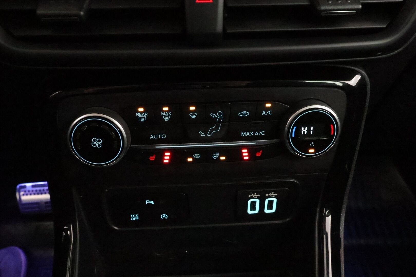 Ford Ecosport 2019 1,0 EcoBoost 125hv A6 ST-Line 5-ovinen * Nahka-Alcantara / Lämpölasi / Lohko&Sisäpistoke / Vakkari / Peruutustutkat - 2OM Suomiauto / Jakopää juuri tehty! - HULLUT BLACKWEEK JATKOT - KORKOTARJOUS 2,49%