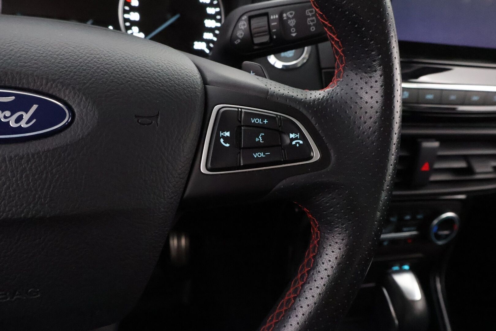 Ford Ecosport 2019 1,0 EcoBoost 125hv A6 ST-Line 5-ovinen * Nahka-Alcantara / Lämpölasi / Lohko&Sisäpistoke / Vakkari / Peruutustutkat - 2OM Suomiauto / Jakopää juuri tehty! - HULLUT BLACKWEEK JATKOT - KORKOTARJOUS 2,49%