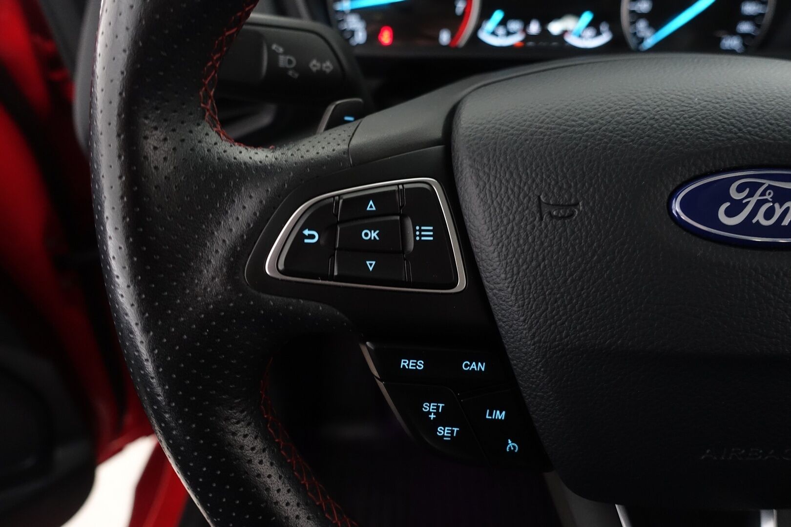 Ford Ecosport 2019 1,0 EcoBoost 125hv A6 ST-Line 5-ovinen - | Lohko & Sisäp. | Lämm. Tuulilasi | Nahka/Alcantara | Tutkat | Vakkari | 2-OM Suomiauto | Jakopää juuri tehty! | AppleCarPlay | Ratinlämmitin |