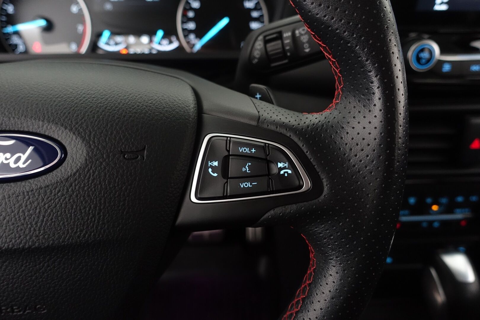 Ford Ecosport 2019 1,0 EcoBoost 125hv A6 ST-Line 5-ovinen - | Lohko & Sisäp. | Lämm. Tuulilasi | Nahka/Alcantara | Tutkat | Vakkari | 2-OM Suomiauto | Jakopää juuri tehty! | AppleCarPlay | Ratinlämmitin |