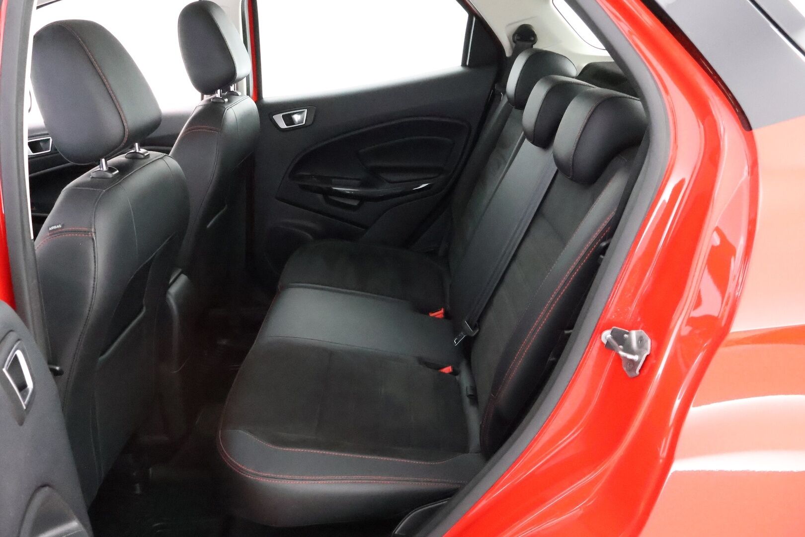 Ford Ecosport 2019 1,0 EcoBoost 125hv A6 ST-Line 5-ovinen * Nahka-Alcantara / Lämpölasi / Lohko&Sisäpistoke / Vakkari / Peruutustutkat - 2OM Suomiauto / Jakopää juuri tehty! - HULLUT BLACKWEEK JATKOT - KORKOTARJOUS 2,49%