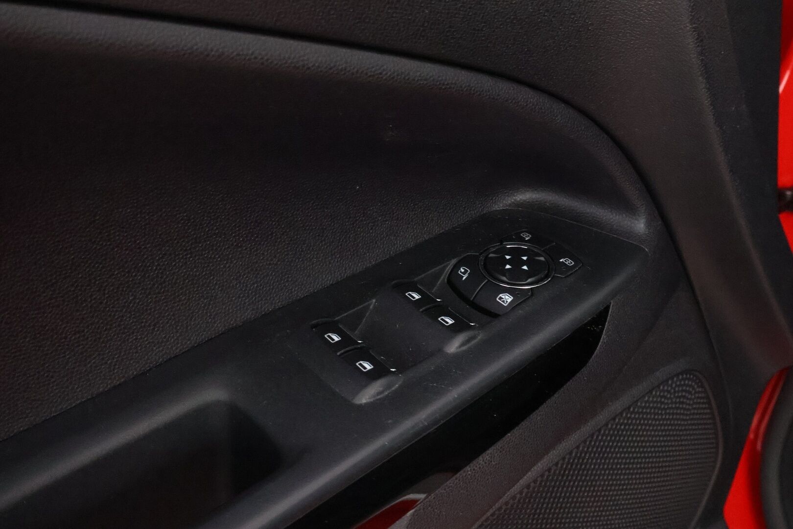 Ford Ecosport 2019 1,0 EcoBoost 125hv A6 ST-Line 5-ovinen * Nahka-Alcantara / Lämpölasi / Lohko&Sisäpistoke / Vakkari / Peruutustutkat - 2OM Suomiauto / Jakopää juuri tehty! - HULLUT BLACKWEEK JATKOT - KORKOTARJOUS 2,49%