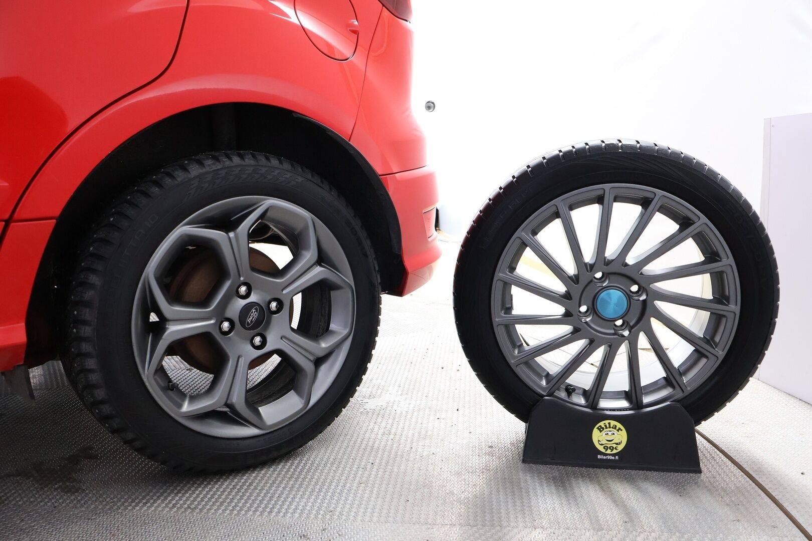 Ford Ecosport 2019 1,0 EcoBoost 125hv A6 ST-Line 5-ovinen * Nahka-Alcantara / Lämpölasi / Lohko&Sisäpistoke / Vakkari / Peruutustutkat - 2OM Suomiauto / Jakopää juuri tehty! - HULLUT BLACKWEEK JATKOT - KORKOTARJOUS 2,49%