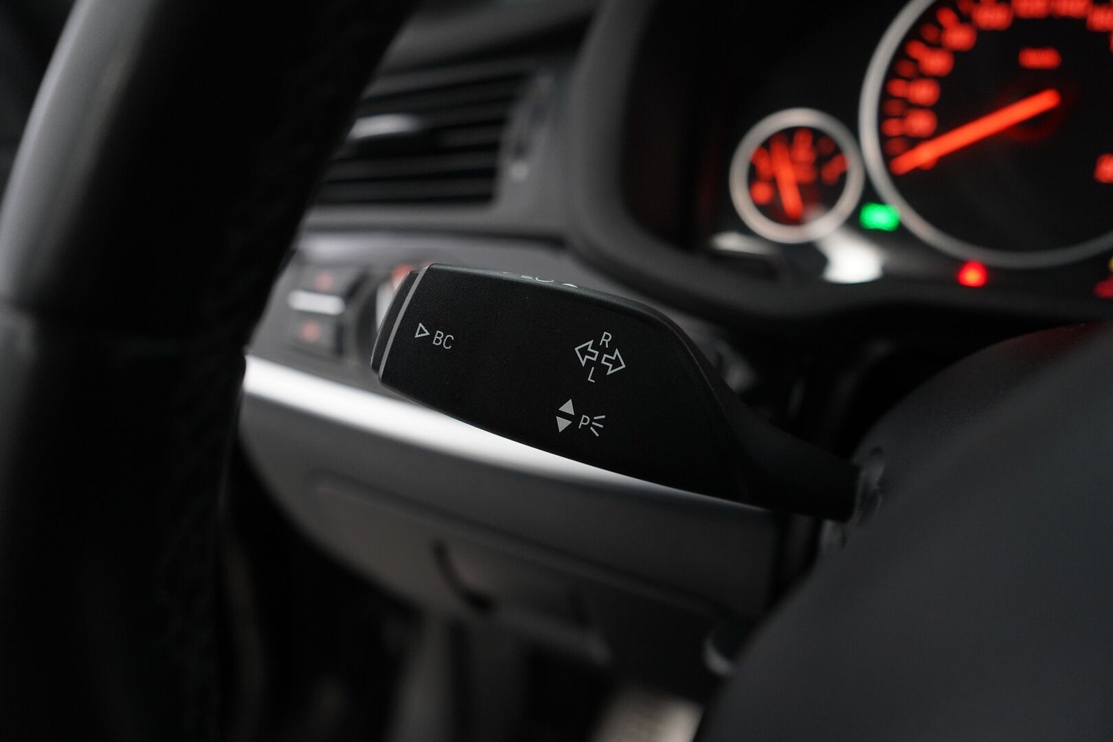 BMW X3 2015 F25 xDrive30d M Sport Business A *Webasto / S. Koukku / Sporttipenkit / S. Luukku / Tutkat* - KATSO KAMPANJAHINTA! / Myydään juuri huollettuna / Kahdet OEM vanteet / M Sport ulko- ja sisäpaketti - HULLUT BLACKWEEK JATKOT - KORKOTARJOUS 2,49%