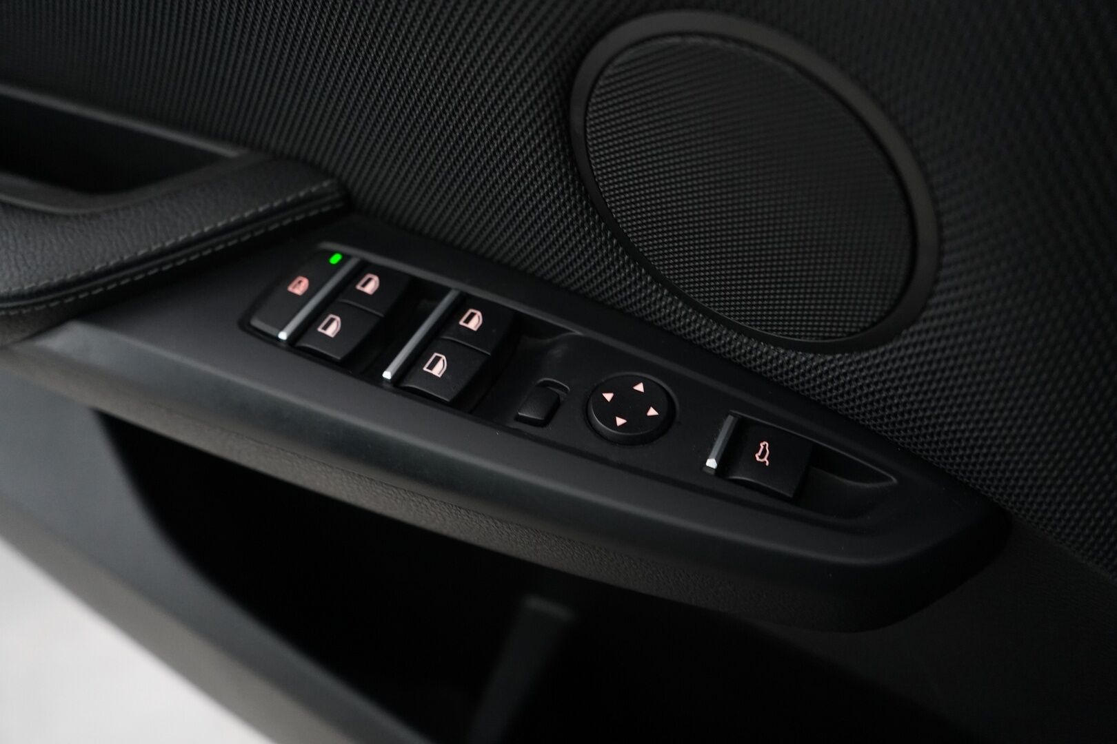 BMW X3 2015 F25 xDrive30d M Sport Business A *Webasto / S. Koukku / Sporttipenkit / S. Luukku / Tutkat* - KATSO KAMPANJAHINTA! / Myydään juuri huollettuna / Kahdet OEM vanteet / M Sport ulko- ja sisäpaketti - HULLUT BLACKWEEK JATKOT - KORKOTARJOUS 2,49%