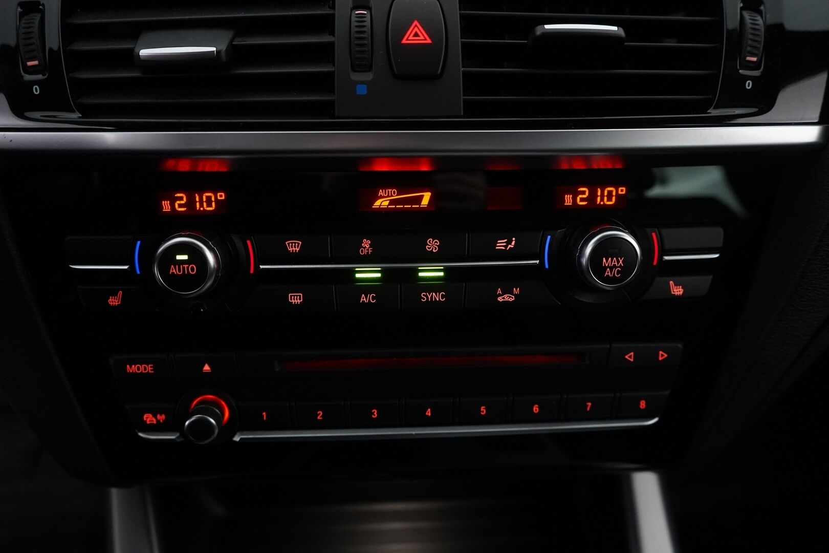 BMW X3 2015 F25 xDrive30d M Sport Business A *Webasto / S. Koukku / Sporttipenkit / S. Luukku / Tutkat* - KATSO KAMPANJAHINTA! / Myydään juuri huollettuna / Kahdet OEM vanteet / M Sport ulko- ja sisäpaketti - HULLUT BLACKWEEK JATKOT - KORKOTARJOUS 2,49%