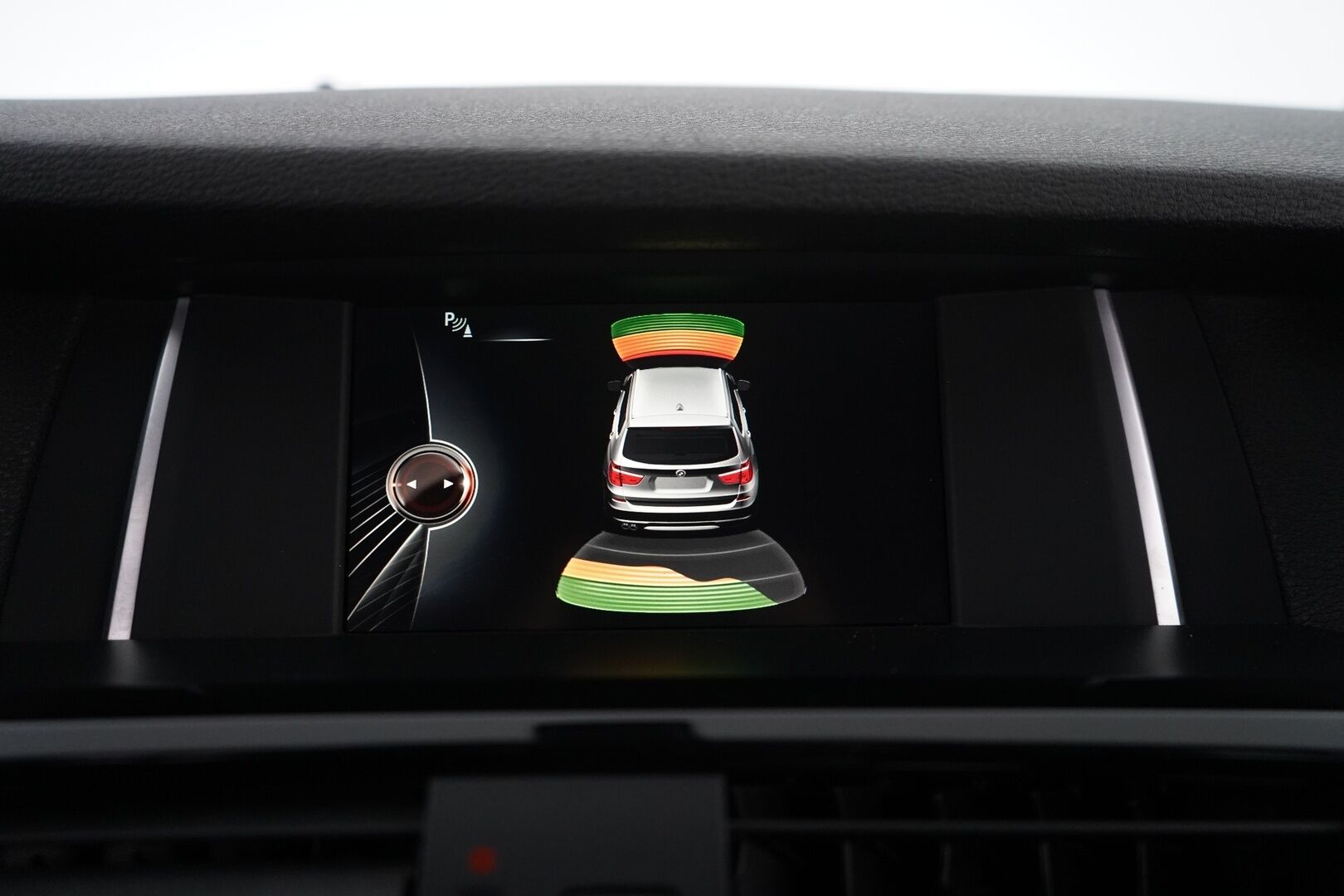 BMW X3 2015 F25 xDrive30d M Sport Business A *Webasto / S. Koukku / Sporttipenkit / S. Luukku / Tutkat* - KATSO KAMPANJAHINTA! / Myydään juuri huollettuna / Kahdet OEM vanteet / M Sport ulko- ja sisäpaketti - HULLUT BLACKWEEK JATKOT - KORKOTARJOUS 2,49%