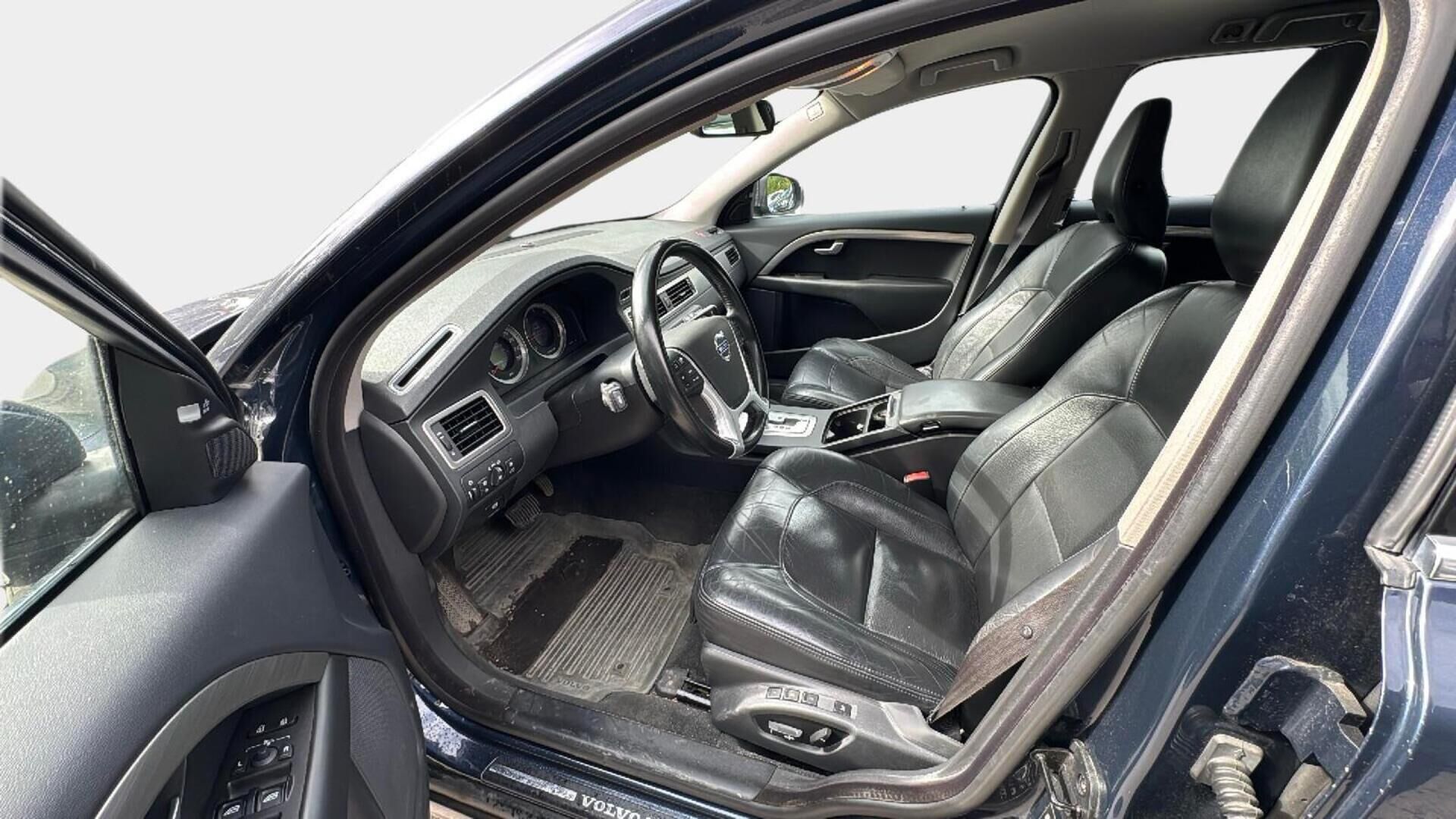 Volvo V70 2010 D5 Summum aut *TÖRKYVARUSTEET* - */ Adapt. vakkari / BLIS / Webasto / Kaistavahti / Kessy / Muistinahat / Koukku / Juuri saapunut /*