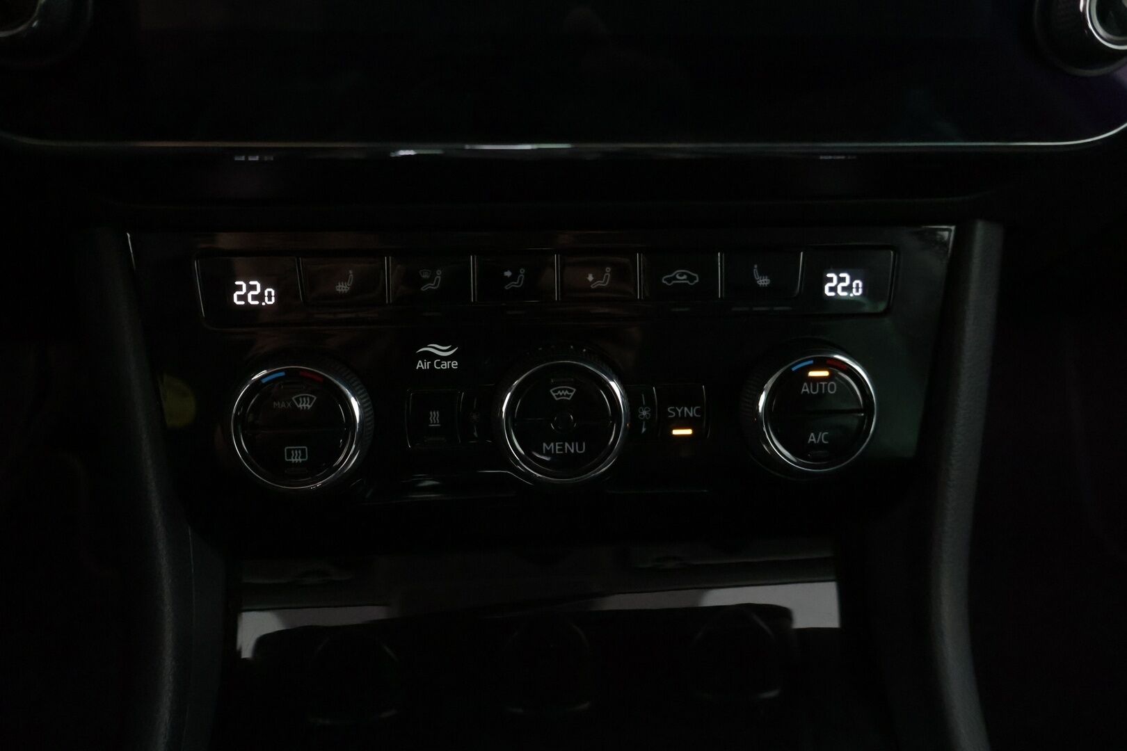 Skoda Superb 2018 2,0 TDI 150 Style BusinessLine DSG Autom. * Adap.vakkari / Webasto / Sähköpenkit / Canton / Keyless  / Kamera * - * Asiallisesti pidetty yksilö kaksilla renkailla! *