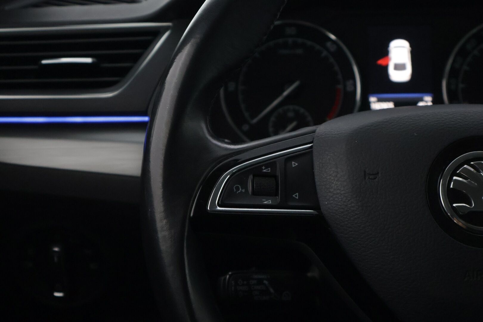 Skoda Superb 2018 2,0 TDI 150 Style BusinessLine DSG Autom. * Adap.vakkari / Webasto / Sähköpenkit / Canton / Keyless  / Kamera * - * Asiallisesti pidetty yksilö kaksilla renkailla! *
