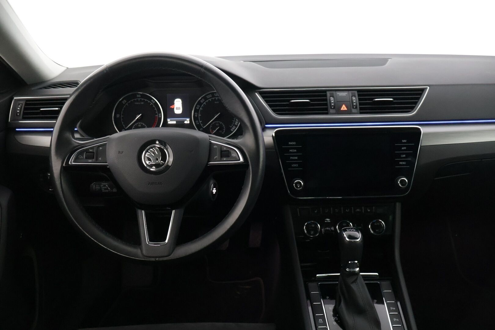 Skoda Superb 2018 2,0 TDI 150 Style BusinessLine DSG Autom. * Adap.vakkari / Webasto / Sähköpenkit / Canton / Keyless  / Kamera * - * Asiallisesti pidetty yksilö kaksilla renkailla! *