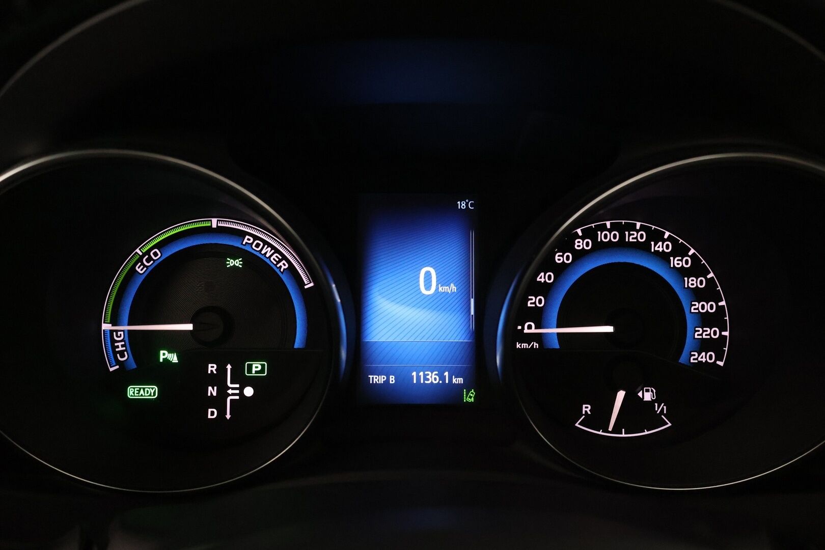 Toyota Auris 2018 1,8 Hybrid Premium Business - Suomiauto / Webasto / Lasikatto / P.Kamera / Vakkari / Keyless / Navi / Juuri tullut!