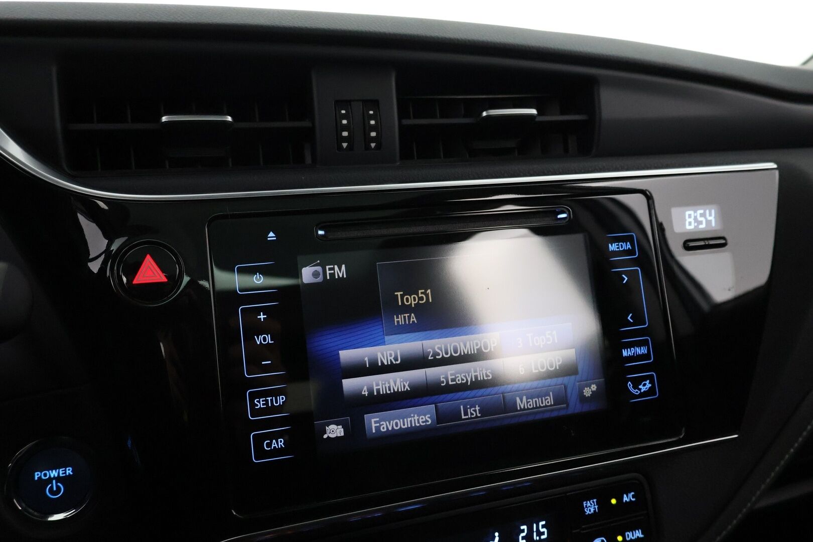 Toyota Auris 2018 1,8 Hybrid Premium Business - Suomiauto / Webasto / Lasikatto / P.Kamera / Vakkari / Keyless / Navi / Juuri tullut!
