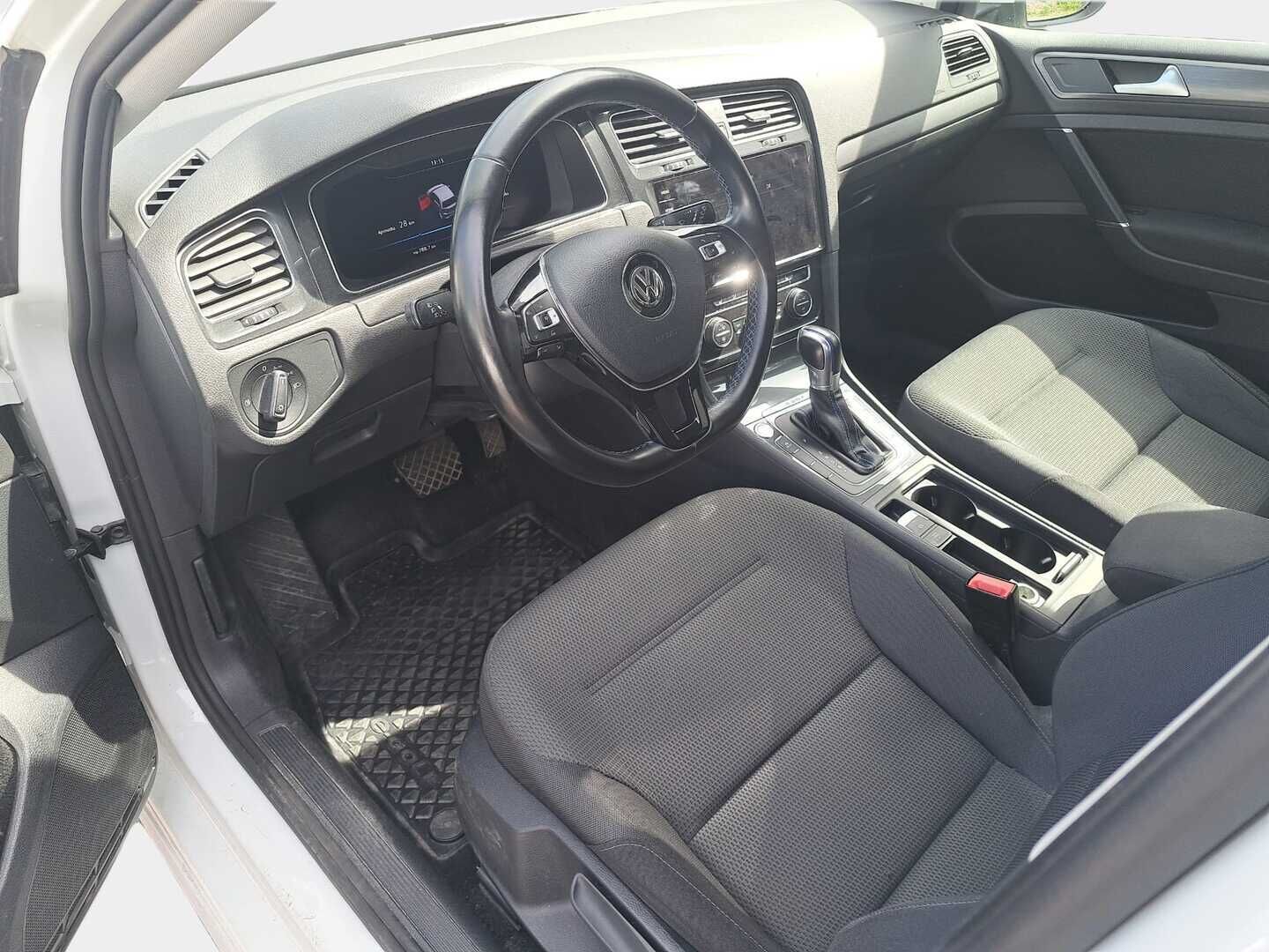 Volkswagen Golf 2018 e-Golf 100 kW (136 hv) automaatti - Suomi-auto | Acc | Merkkihuolettu | P-tutkat | Apple & Androidauto | Keyless | Akku kuntotarkastettu |