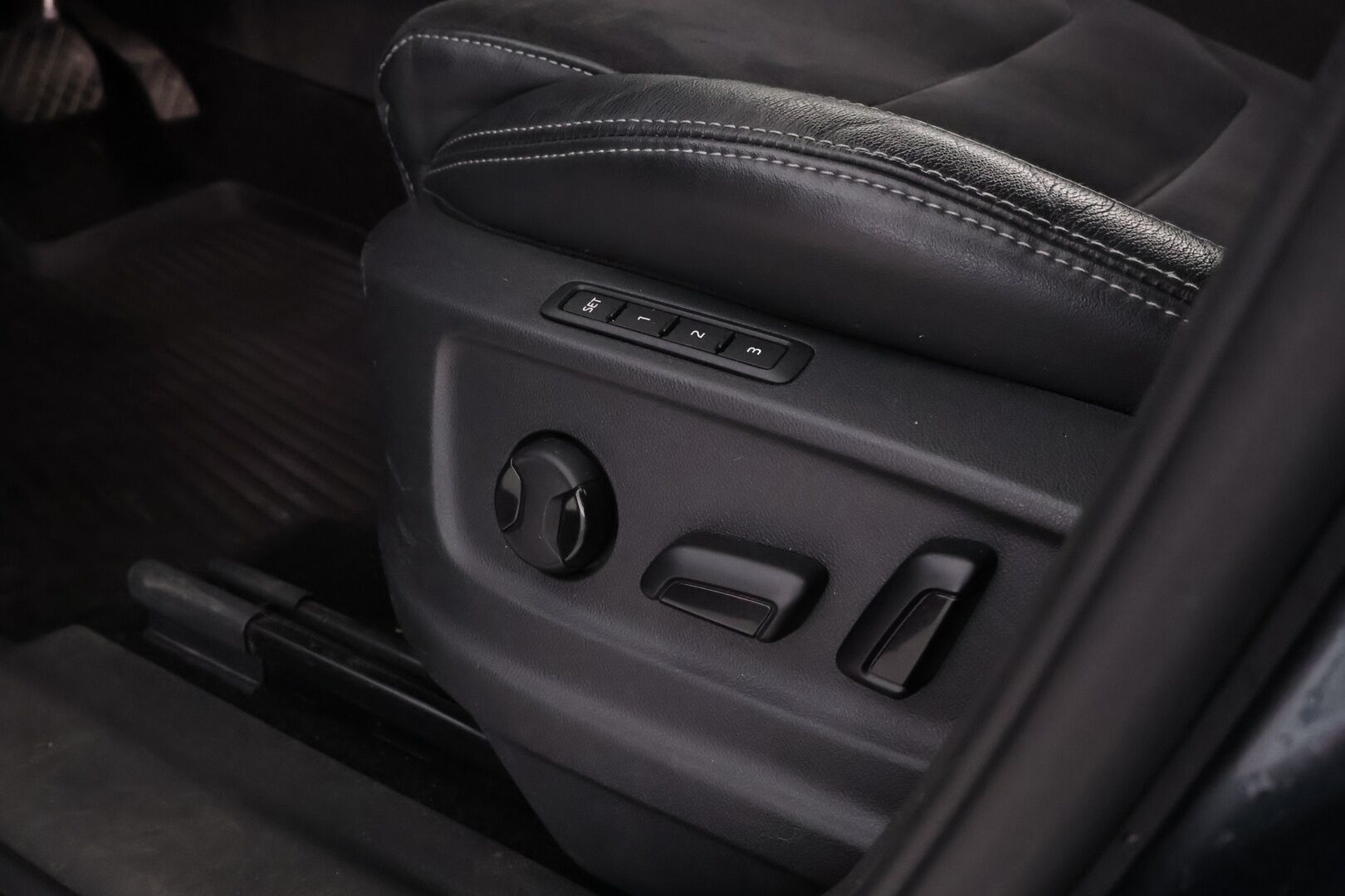 Skoda Kodiaq 2018 2,0 TDI 150 Style DSG Autom. - Webasto | Canton | Adapt.vakkari | Nahka-Alcantarat muistilla | Lämm.tuulilasi | Ratinlämmitin | Keyless | Sähköluukku | Juuri saapunut!
