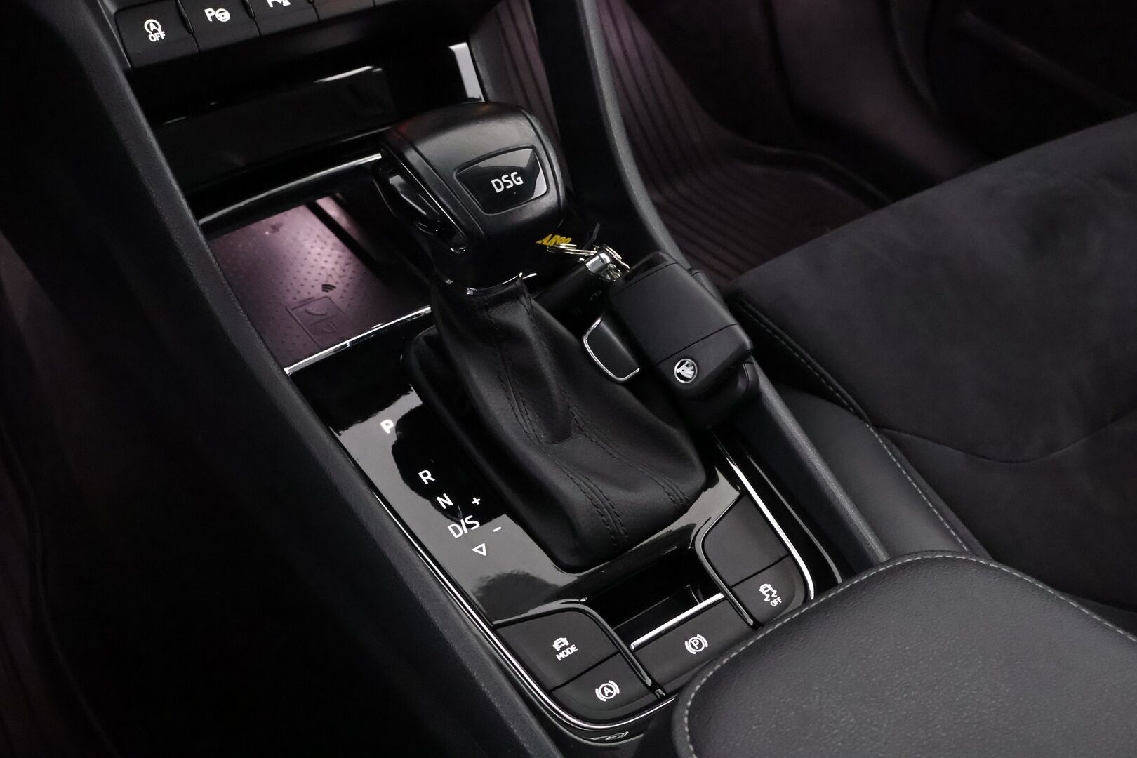 Skoda Kodiaq 2018 2,0 TDI 150 Style DSG Autom. - Webasto | Canton | Adapt.vakkari | Nahka-Alcantarat muistilla | Lämm.tuulilasi | Ratinlämmitin | Keyless | Sähköluukku | Juuri saapunut!