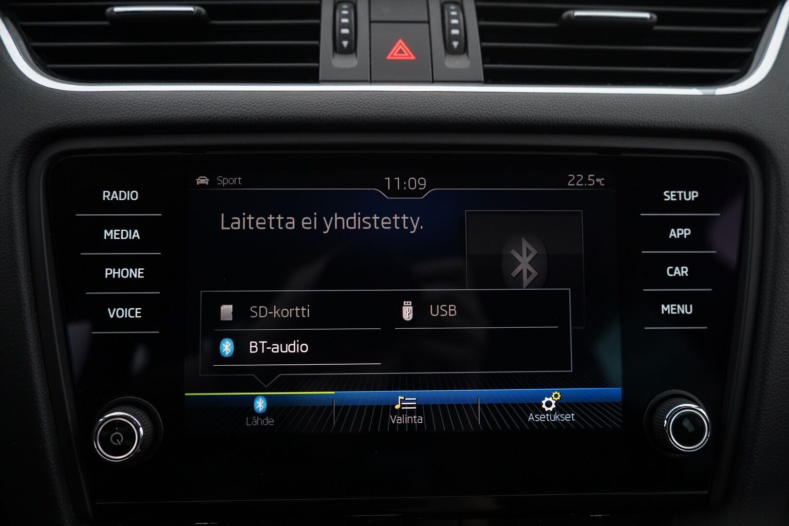 Skoda Octavia 2018 2.0 TDI Combi 184 4x4 RS DSG Aut *Webasto + kauko / ACC / Koukku / Kamera / Keyless / Blis / Sähkökontti / Tutkat* - Suomi-auto / Kahdet renkaat alumiinivantein / Juuri huollettu / Jakopää 2024 / Seuraava katsastus vasta 5/27