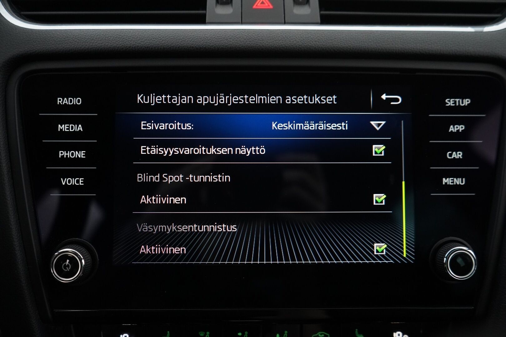 Skoda Octavia 2018 2.0 TDI Combi 184 4x4 RS DSG Aut *Webasto + kauko / ACC / Koukku / Kamera / Keyless / Blis / Sähkökontti / Tutkat* - Suomi-auto / Kahdet renkaat alumiinivantein / Juuri huollettu / Jakopää 2024 / Seuraava katsastus vasta 5/27