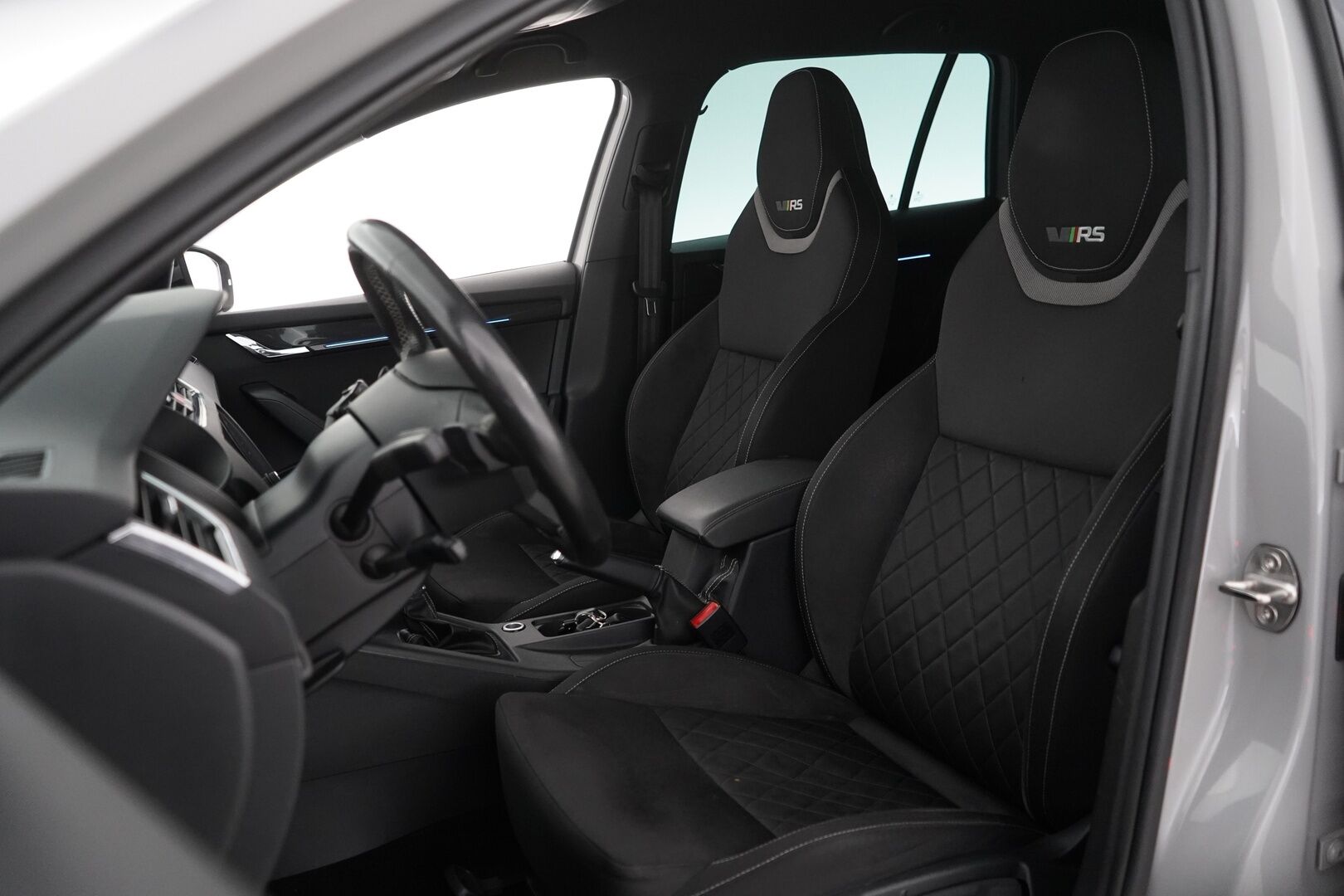 Skoda Octavia 2018 2.0 TDI Combi 184 4x4 RS DSG Aut *Webasto + kauko / ACC / Koukku / Kamera / Keyless / Blis / Sähkökontti / Tutkat* - Suomi-auto / Kahdet renkaat alumiinivantein / Juuri huollettu / Jakopää 2024 / Seuraava katsastus vasta 5/27