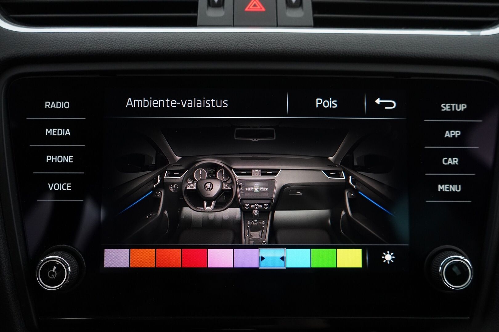 Skoda Octavia 2018 2.0 TDI Combi 184 4x4 RS DSG Aut *Webasto + kauko / ACC / Koukku / Kamera / Keyless / Blis / Sähkökontti / Tutkat* - Suomi-auto / Kahdet renkaat alumiinivantein / Juuri huollettu / Jakopää 2024 / Seuraava katsastus vasta 5/27
