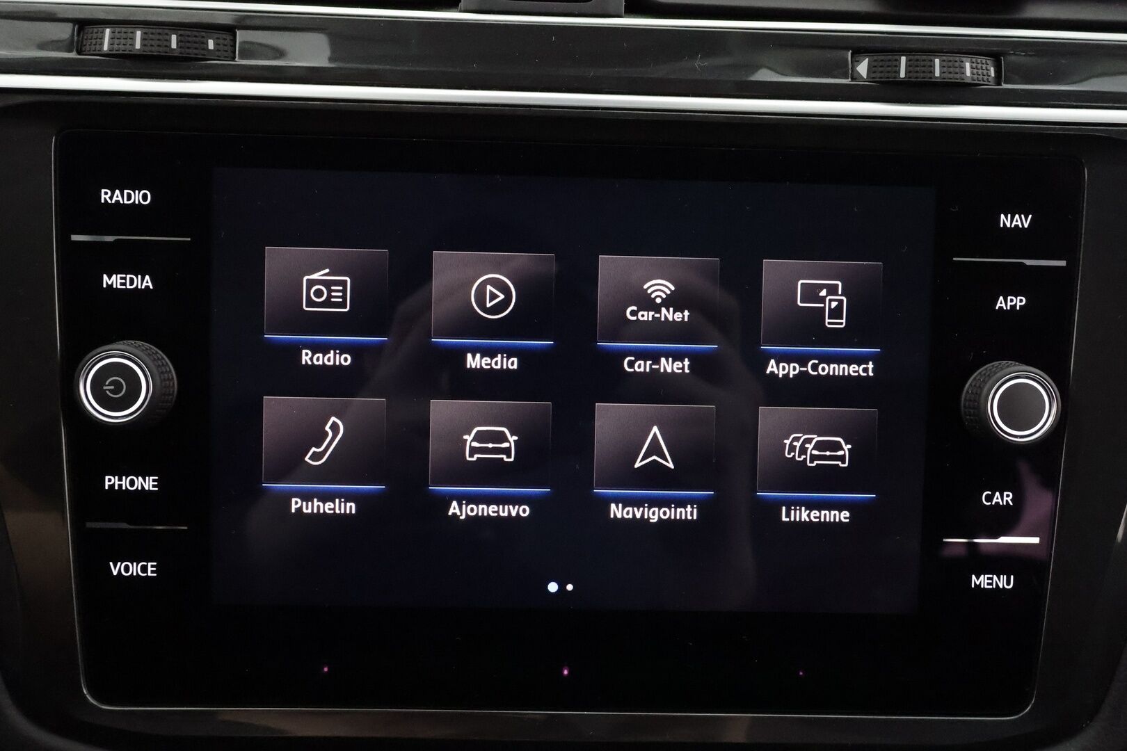 Volkswagen Tiguan 2018 Comfortline 1,4 TSI 92 kW (125 hv) Football Edition * ACC / Webasto / LED / P.tutkat / Keyless / Apple&Android * - Merkkihuollettu / Suomi-auto / Kahdet Renkaat