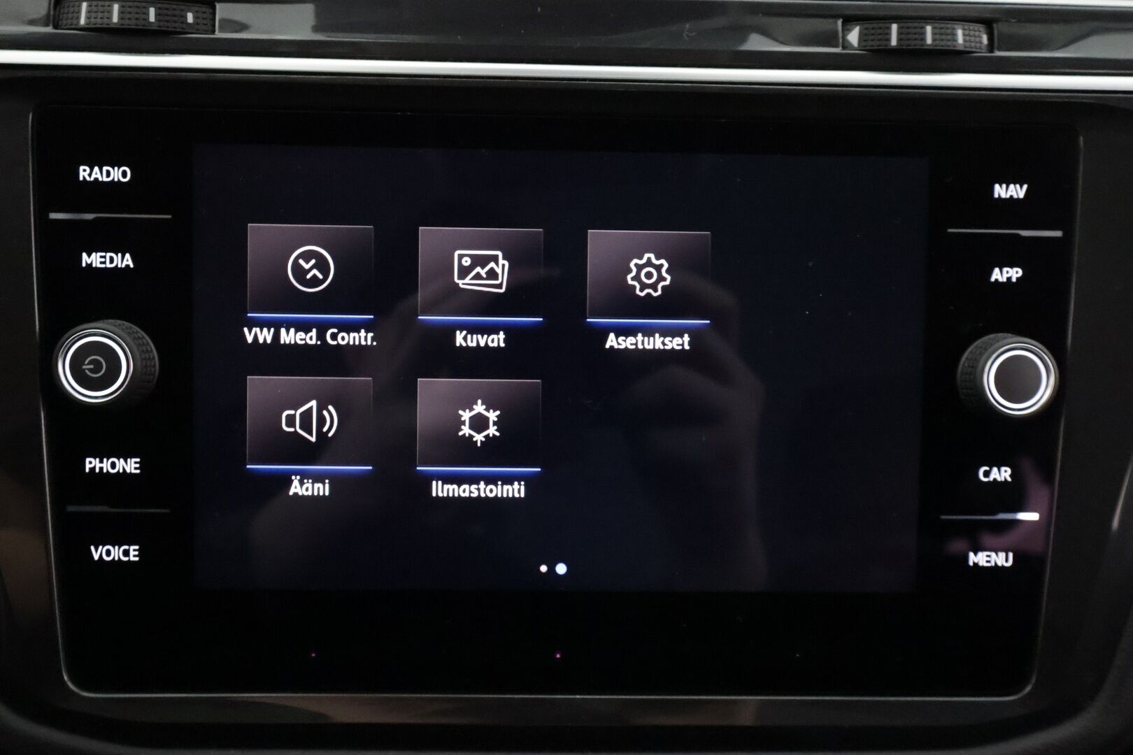 Volkswagen Tiguan 2018 Comfortline 1,4 TSI 92 kW (125 hv) Football Edition * ACC / Webasto / LED / P.tutkat / Keyless / Apple&Android * - Merkkihuollettu / Suomi-auto / Kahdet Renkaat