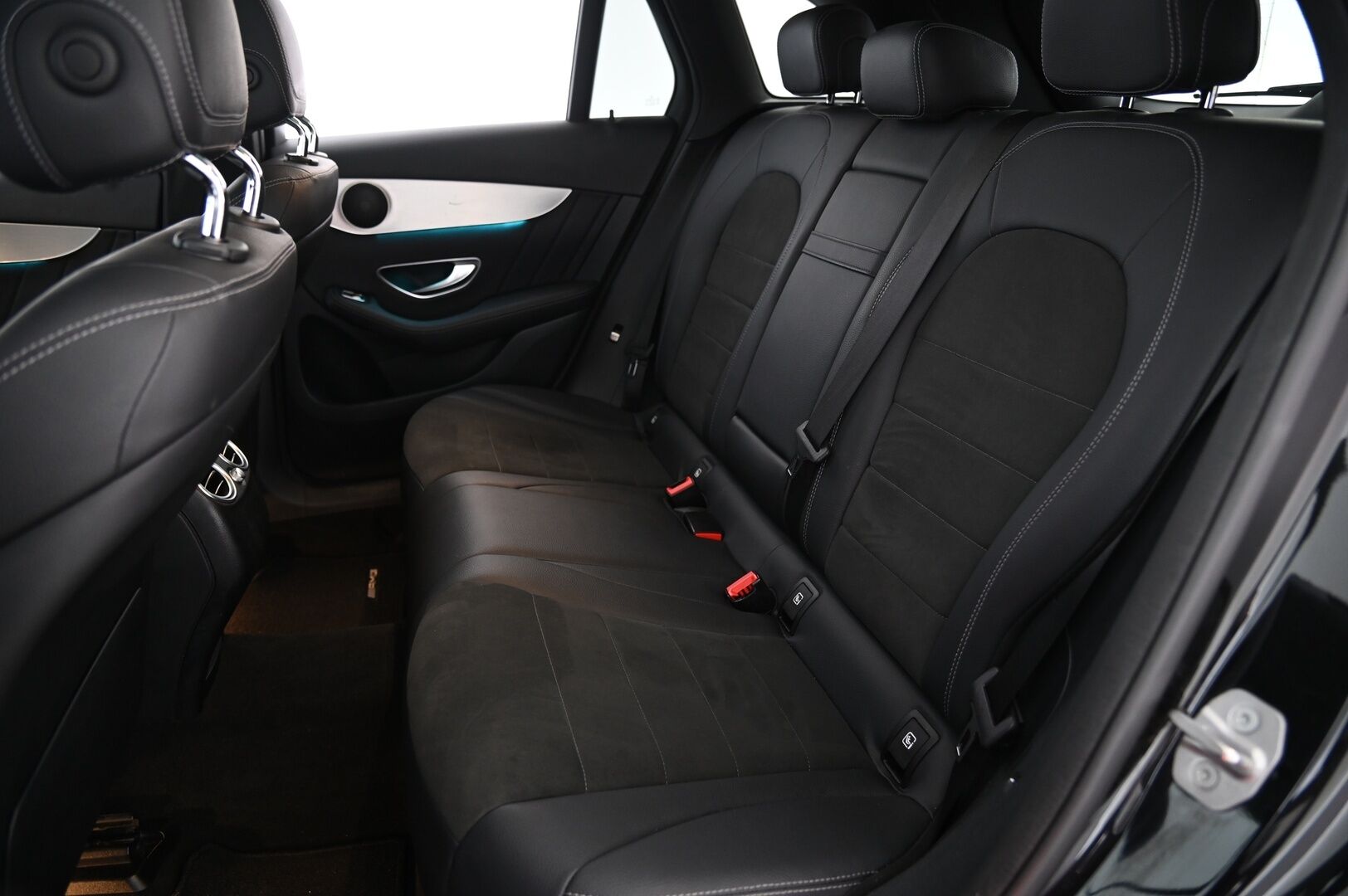 Mercedes-Benz GLC 2018 350 e 4Matic A Premium Business AMG * Panorama / P.kamera / IHC+ / Vetokoukku / Navi / Sporttipenkit * - AMG paketilla / kaksilla aluvanteilla!