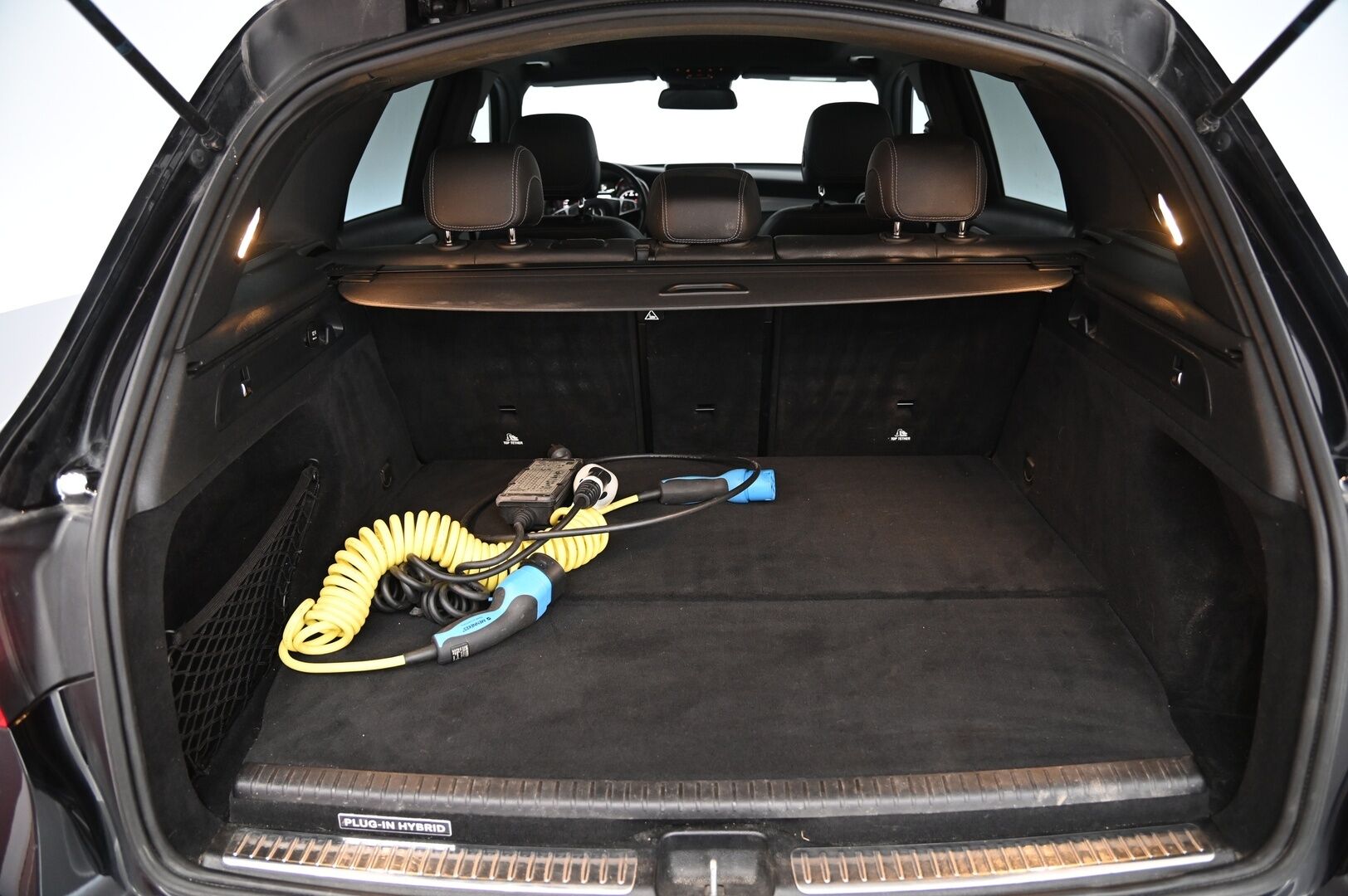 Mercedes-Benz GLC 2018 350 e 4Matic A Premium Business AMG * Panorama / P.kamera / IHC+ / Vetokoukku / Navi / Sporttipenkit * - AMG paketilla / kaksilla aluvanteilla!