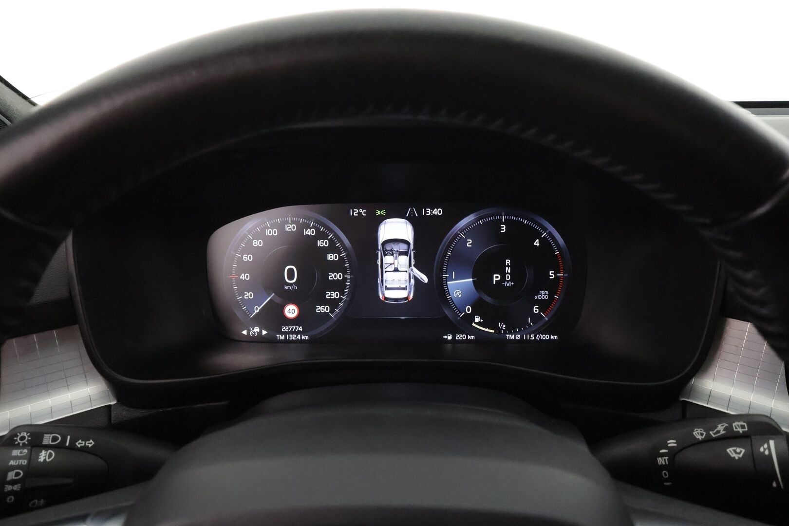 Volvo XC40 2018 D4 AWD Business First Edition aut * Webasto / Adapt.Vakkari / Vetokoukku / LED / Sensus Navi / Sähköluukku / High Perf Audio! - Suomi-auto / Kahdet renkaat aluvanteilla