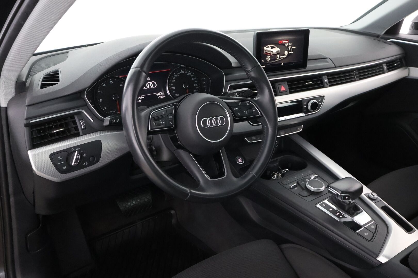 Audi A4 2018 Sedan Business Sport Comfort S line Edition 2,0 TFSI 140 kW S tronic - Suomiauto / Webasto / Vetokoukku / Peruutustutkat / LED / Sporttipenkit / Audi Pre Sense / S Line