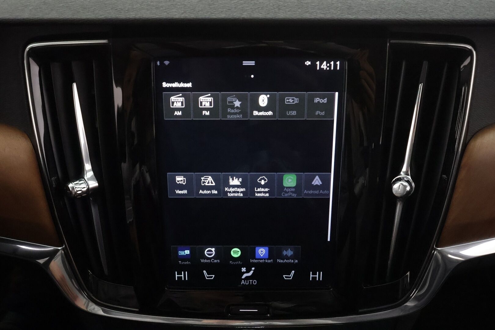 Volvo V90 2018 D3 AWD Business Inscription aut * ACC / P.tutkat / LED / Webasto / Koukku / Muistipenkki / Koukku / KeylessGo * - Suomi-auto / Kahdet renkaat aluvanteilla