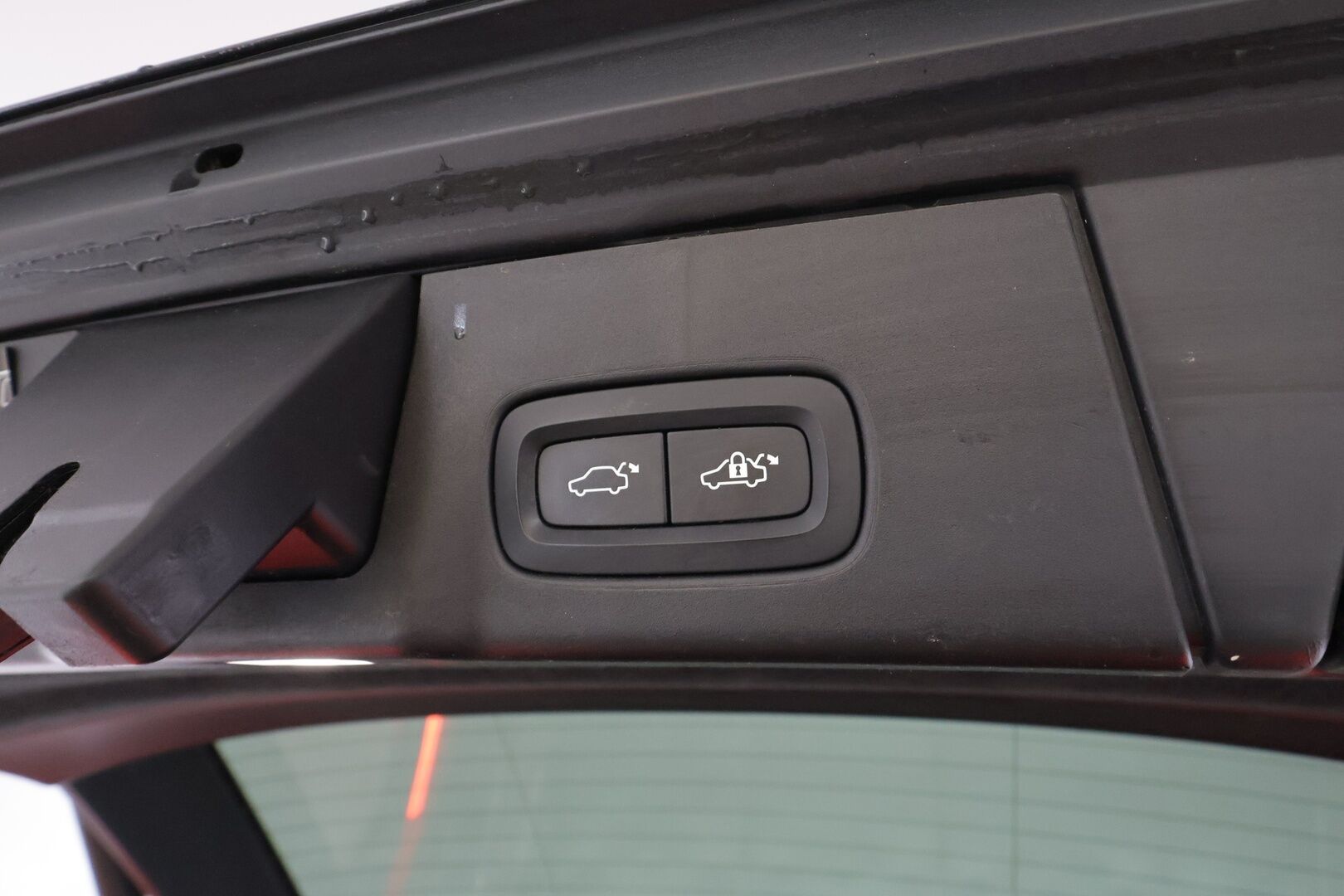 Volvo V90 2018 D3 AWD Business Inscription aut * ACC / P.tutkat / LED / Webasto / Koukku / Muistipenkki / Koukku / KeylessGo * - Suomi-auto / Kahdet renkaat aluvanteilla