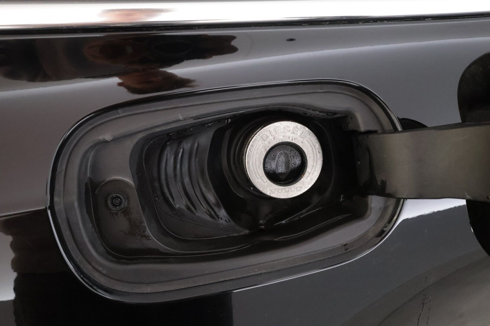 Volvo V90 2018 D3 AWD Business Inscription aut * ACC / P.tutkat / LED / Webasto / Koukku / Muistipenkki / Koukku / KeylessGo * - Suomi-auto / Kahdet renkaat aluvanteilla