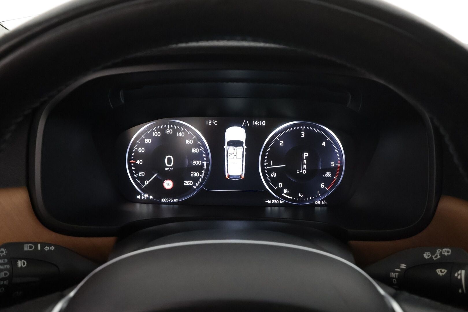 Volvo V90 2018 D3 AWD Business Inscription aut * ACC / P.tutkat / LED / Webasto / Koukku / Muistipenkki / Koukku / KeylessGo * - Suomi-auto / Kahdet renkaat aluvanteilla