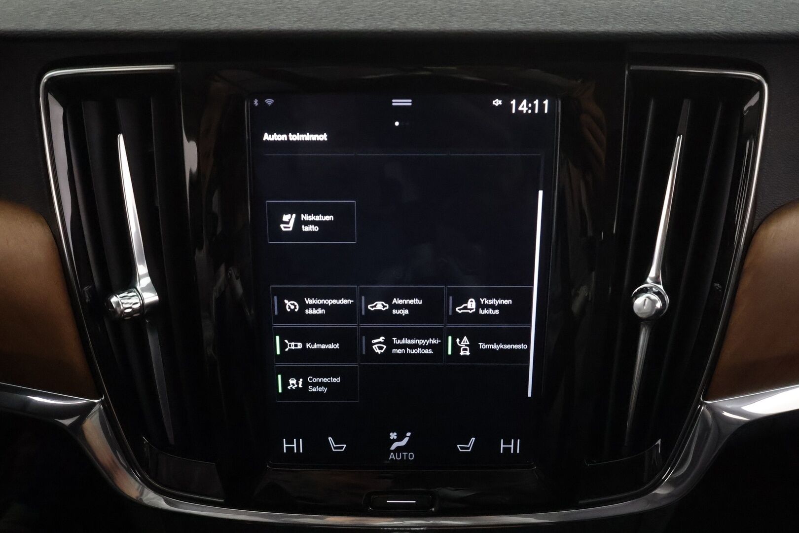 Volvo V90 2018 D3 AWD Business Inscription aut * ACC / P.tutkat / LED / Webasto / Koukku / Muistipenkki / Koukku / KeylessGo * - Suomi-auto / Kahdet renkaat aluvanteilla
