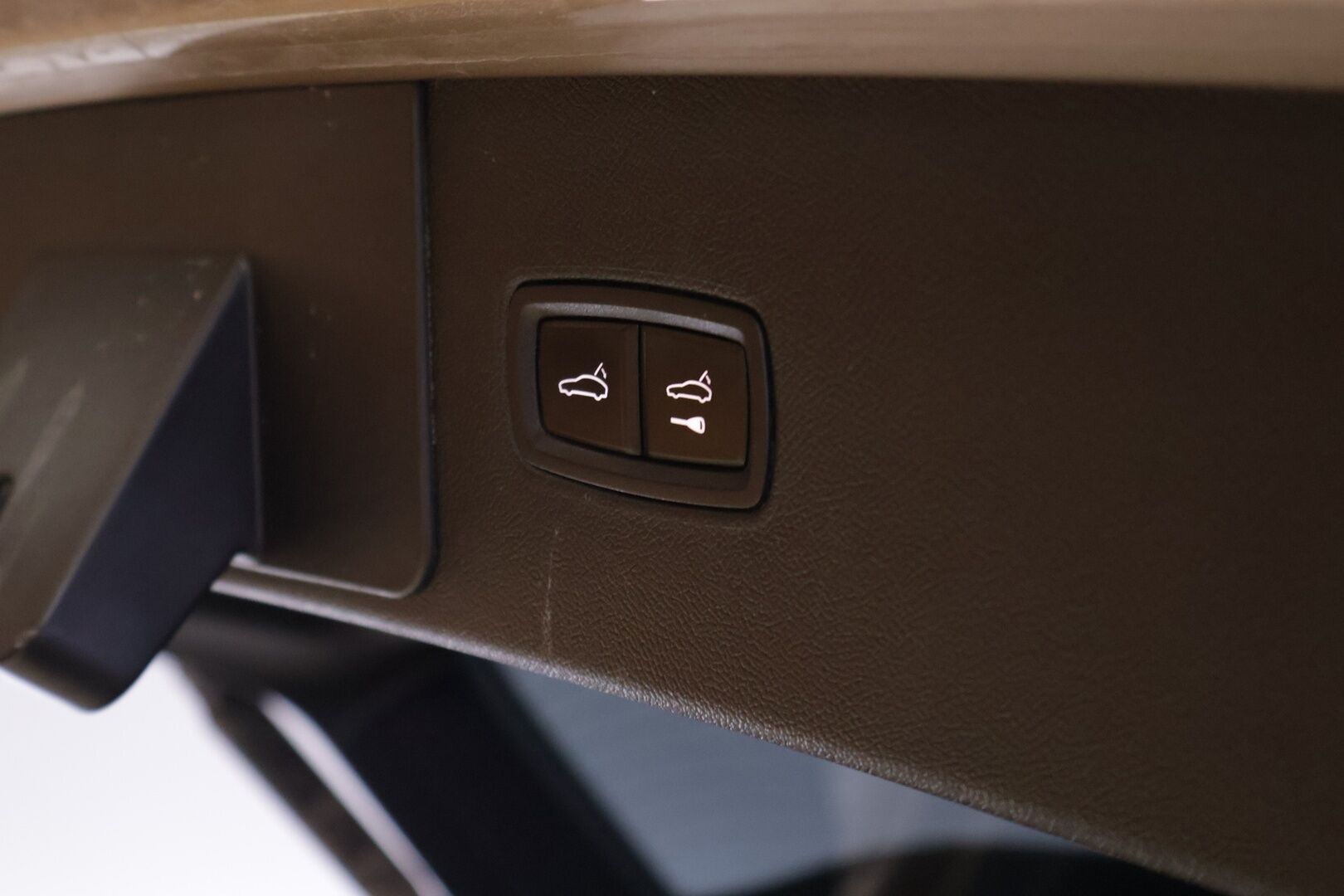 Porsche Cayenne 2019 E-Hybrid *ACC / Panorama / Bose / Ilma-alusta / 360-kamera / Navi / S.koukku / Muistipenkit / Vaaleat nahat!* - Merkkihuollettu! / 2xOEM vanteet / Upea väri! / Soh 88% - HULLUT BLACKWEEK JATKOT - KORKOTARJOUS 2,49%