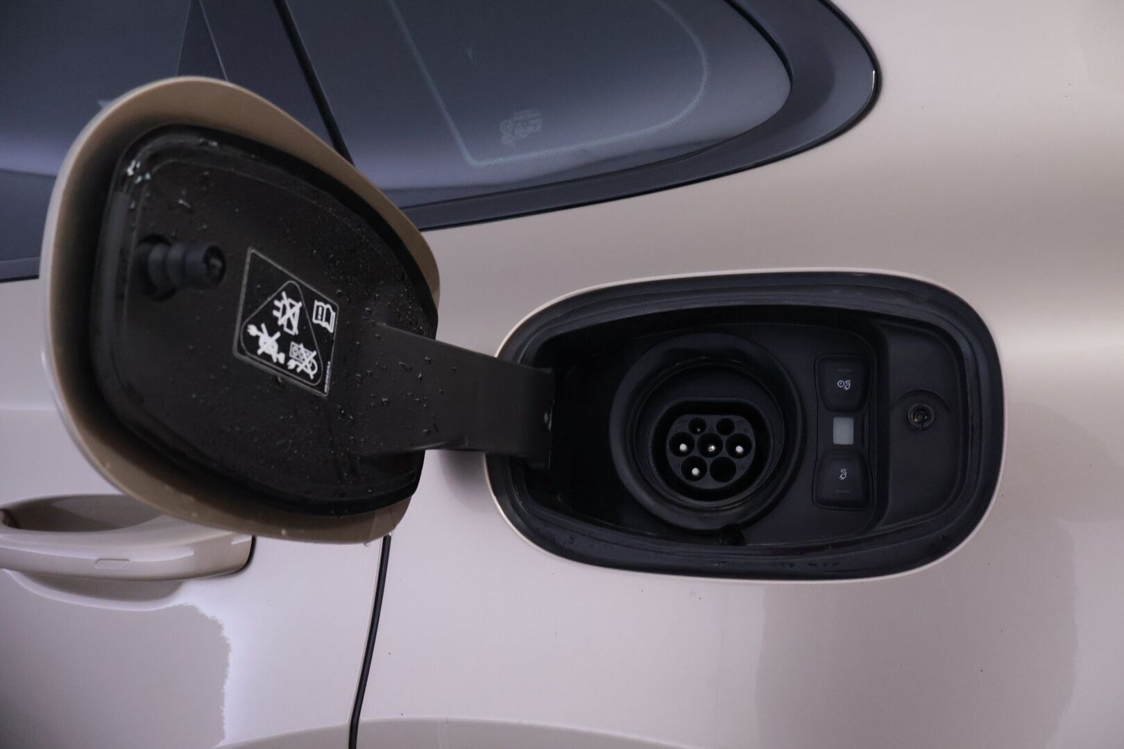 Porsche Cayenne 2019 E-Hybrid *ACC / Panorama / Bose / Ilma-alusta / 360-kamera / Navi / S.koukku / Muistipenkit / Vaaleat nahat!* - Merkkihuollettu! / 2xOEM vanteet / Upea väri! / Soh 88% - HULLUT BLACKWEEK JATKOT - KORKOTARJOUS 2,49%