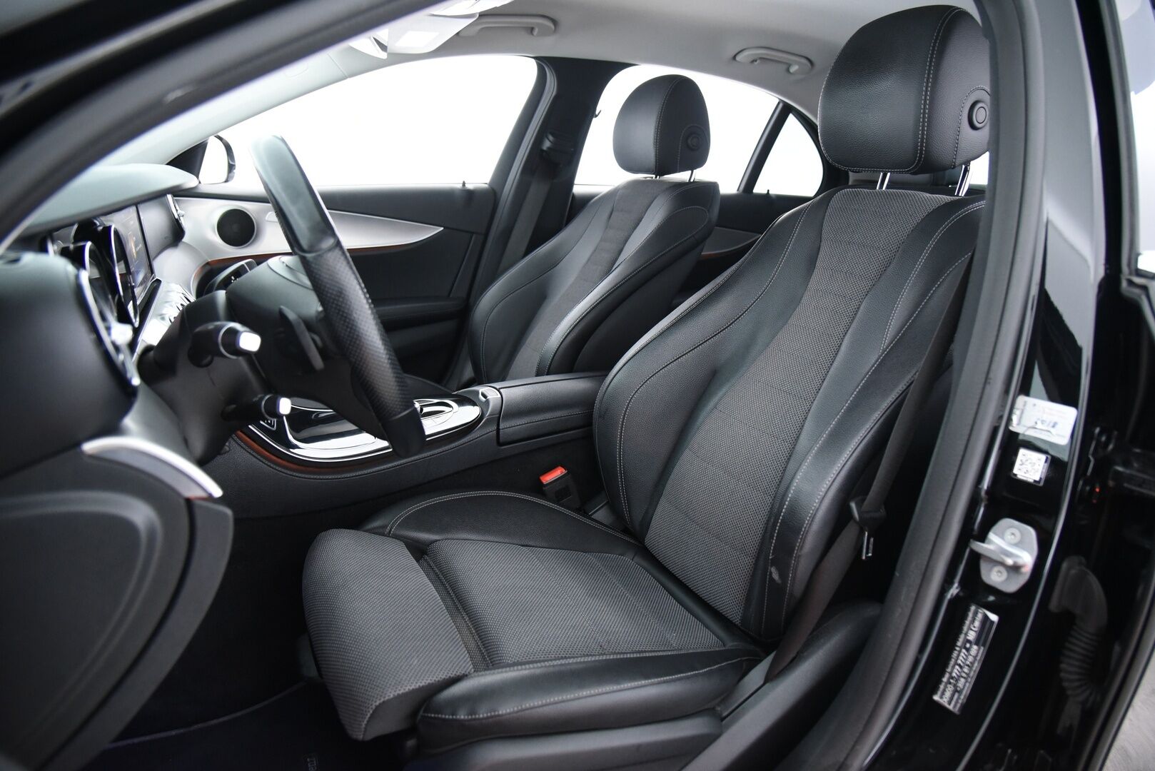 Mercedes-Benz E 2018 200 d A Edition One Business / Suomi-Auto / Adapt.Vak / Lisälämmitin / P-kamera / LED / App-Connect - Mainio Huoltohistoria & Ensiluokkaisesti Ikääntynyt !