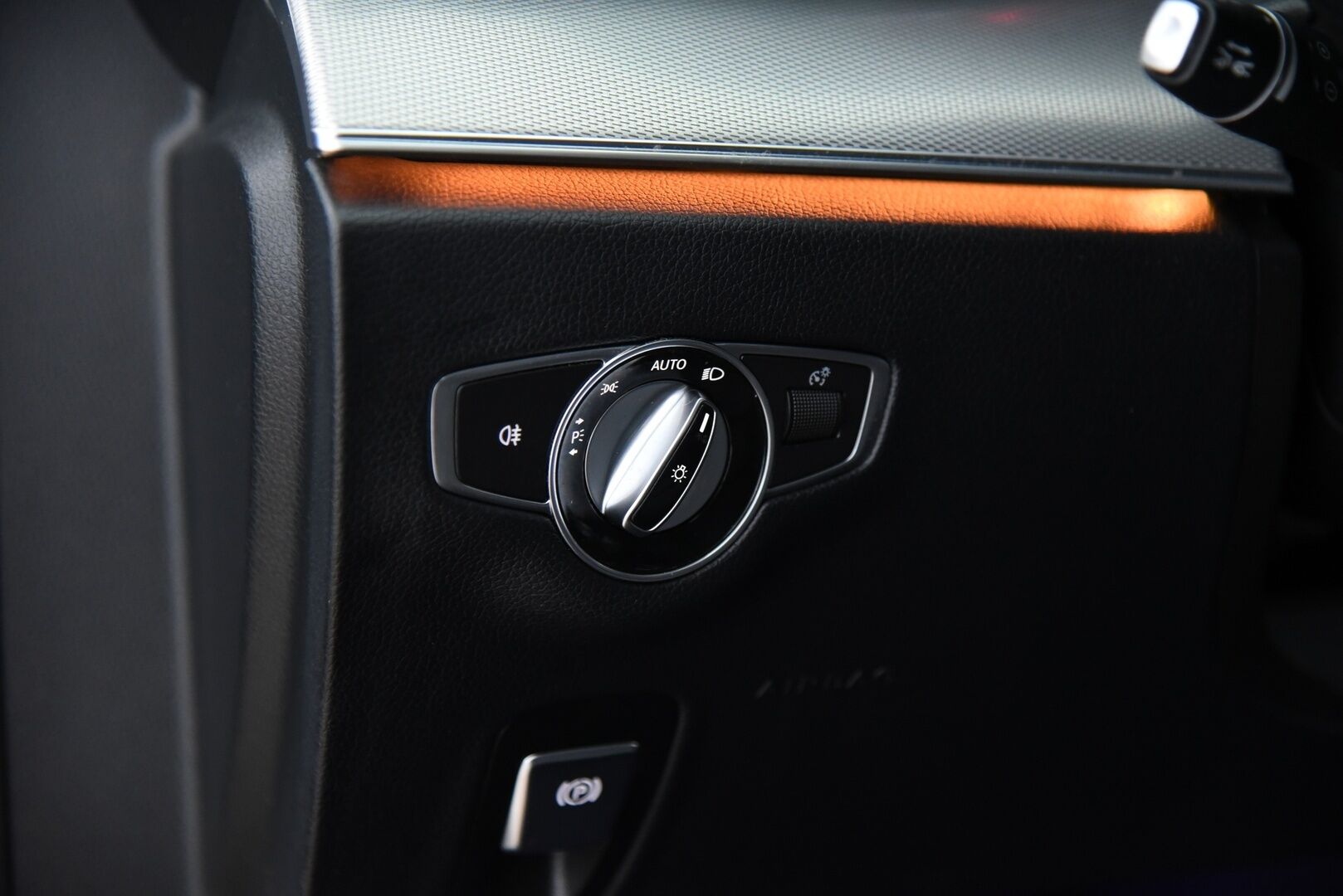 Mercedes-Benz E 2018 200 d A Edition One Business / Suomi-Auto / Adapt.Vak / Lisälämmitin / P-kamera / LED / App-Connect - Mainio Huoltohistoria & Ensiluokkaisesti Ikääntynyt !