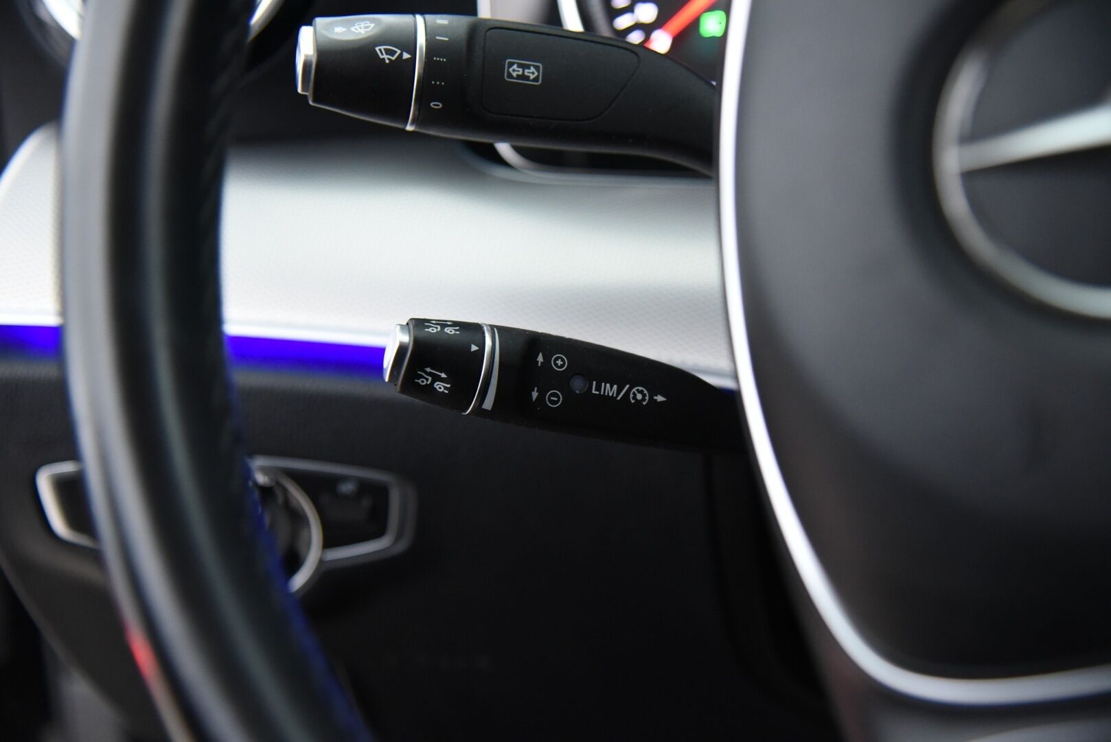 Mercedes-Benz E 2018 200 d A Edition One Business / Suomi-Auto / Adapt.Vak / Lisälämmitin / P-kamera / LED / App-Connect - Mainio Huoltohistoria & Ensiluokkaisesti Ikääntynyt !