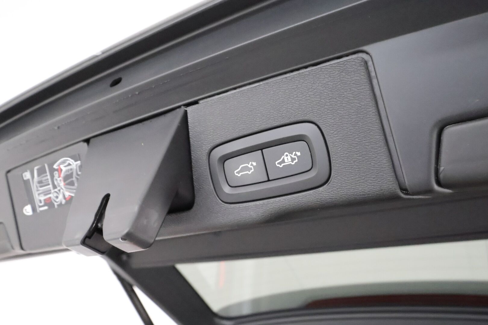 Volvo XC60 2018 T8 AWD Inscription aut **ACC / Ilma-alusta / Full LED / Webasto / Panorama / Muistipenkki / Navi / KeylessGo / Mustat nahat** - 360.Kamera / BLIS / Suomi-auto / Merkkihuollettu - HULLU BLACKWEEK KORKOTARJOUS 2,49%