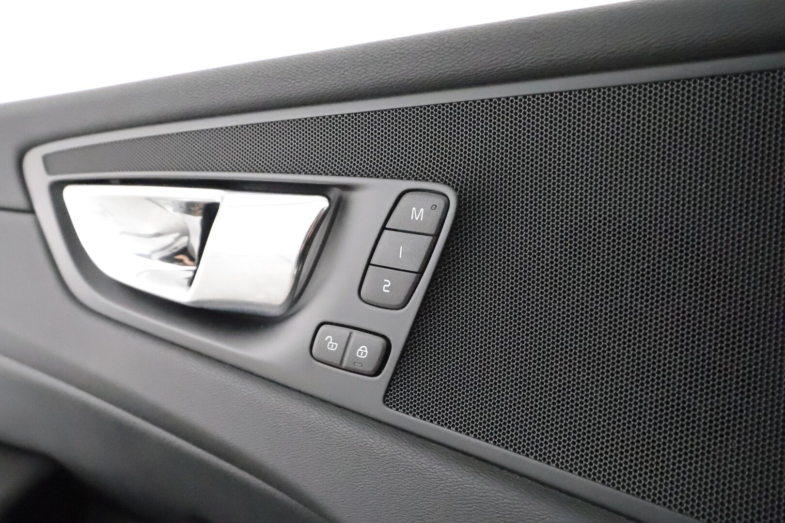 Volvo XC60 2018 T8 AWD Inscription aut **ACC / Ilma-alusta / Full LED / Webasto / Panorama / Muistipenkki / Navi / KeylessGo / Mustat nahat** - 360.Kamera / BLIS / Suomi-auto / Merkkihuollettu - HULLU BLACKWEEK KORKOTARJOUS 2,49%